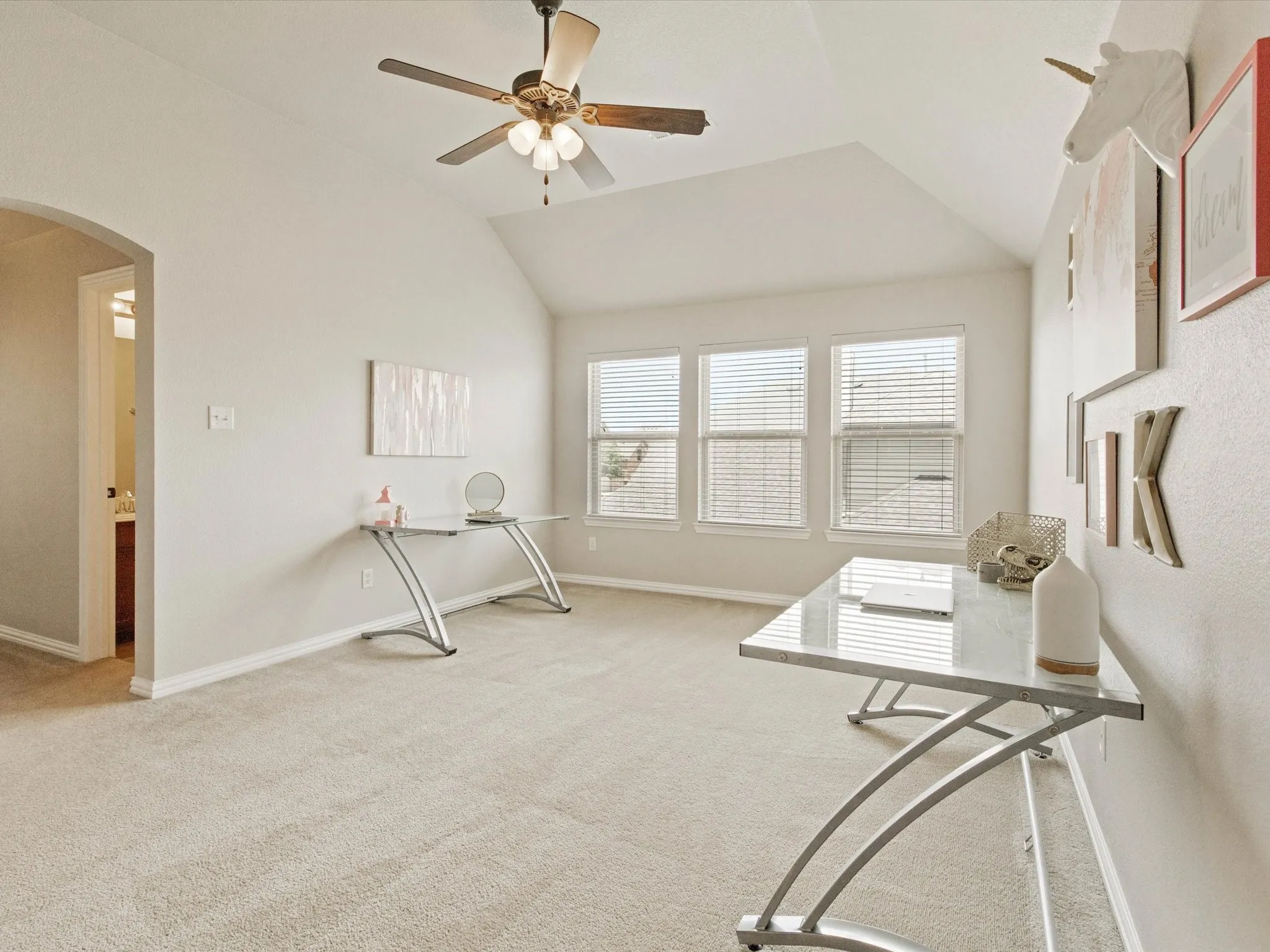 Single Family Residence For Sale in Tarrant County , 8720 Devonshire Drive, Fort Worth, Texas 76131, 3 Bedroom, 3 Bathroom, 2 Garage spaces, 2,547 Sqft, built in 2009, mls#21391579, Real Estate Agent in Fort Worth, Homes For Sale in Tarrant county, Homes For Sale in Fort Worth, Realtor in Fort Worth Texas, Real Estate Brokerage Independent Realty Texas, Luminita Cordes Realtor