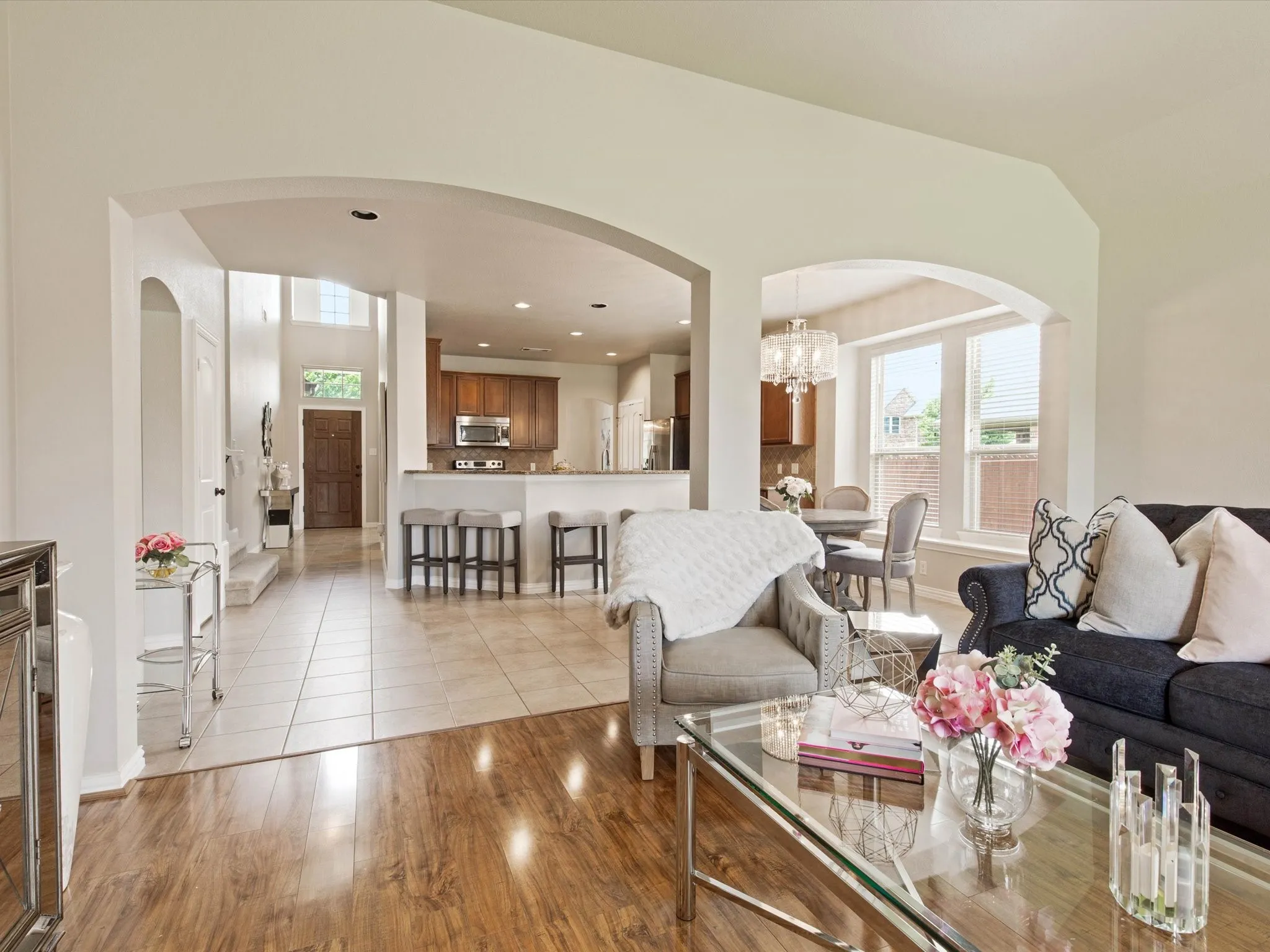 Single Family Residence For Sale in Tarrant County , 8720 Devonshire Drive, Fort Worth, Texas 76131, 3 Bedroom, 3 Bathroom, 2 Garage spaces, 2,547 Sqft, built in 2009, mls#21391579, Real Estate Agent in Fort Worth, Homes For Sale in Tarrant county, Homes For Sale in Fort Worth, Realtor in Fort Worth Texas, Real Estate Brokerage Independent Realty Texas, Luminita Cordes Realtor