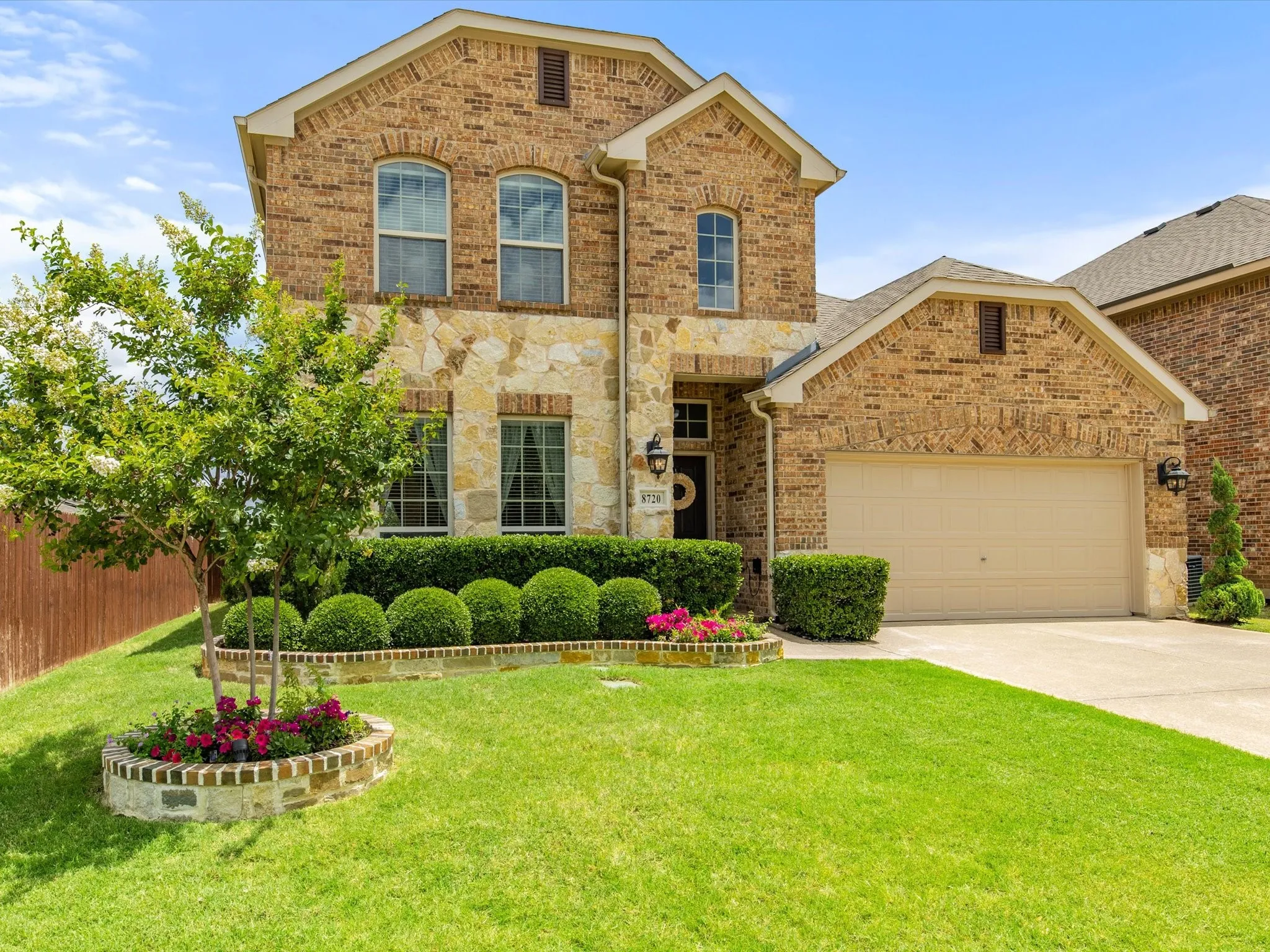 Single Family Residence For Sale in Tarrant County , 8720 Devonshire Drive, Fort Worth, Texas 76131, 3 Bedroom, 3 Bathroom, 2 Garage spaces, 2,547 Sqft, built in 2009, mls#21391579, Real Estate Agent in Fort Worth, Homes For Sale in Tarrant county, Homes For Sale in Fort Worth, Realtor in Fort Worth Texas, Real Estate Brokerage Independent Realty Texas, Luminita Cordes Realtor
