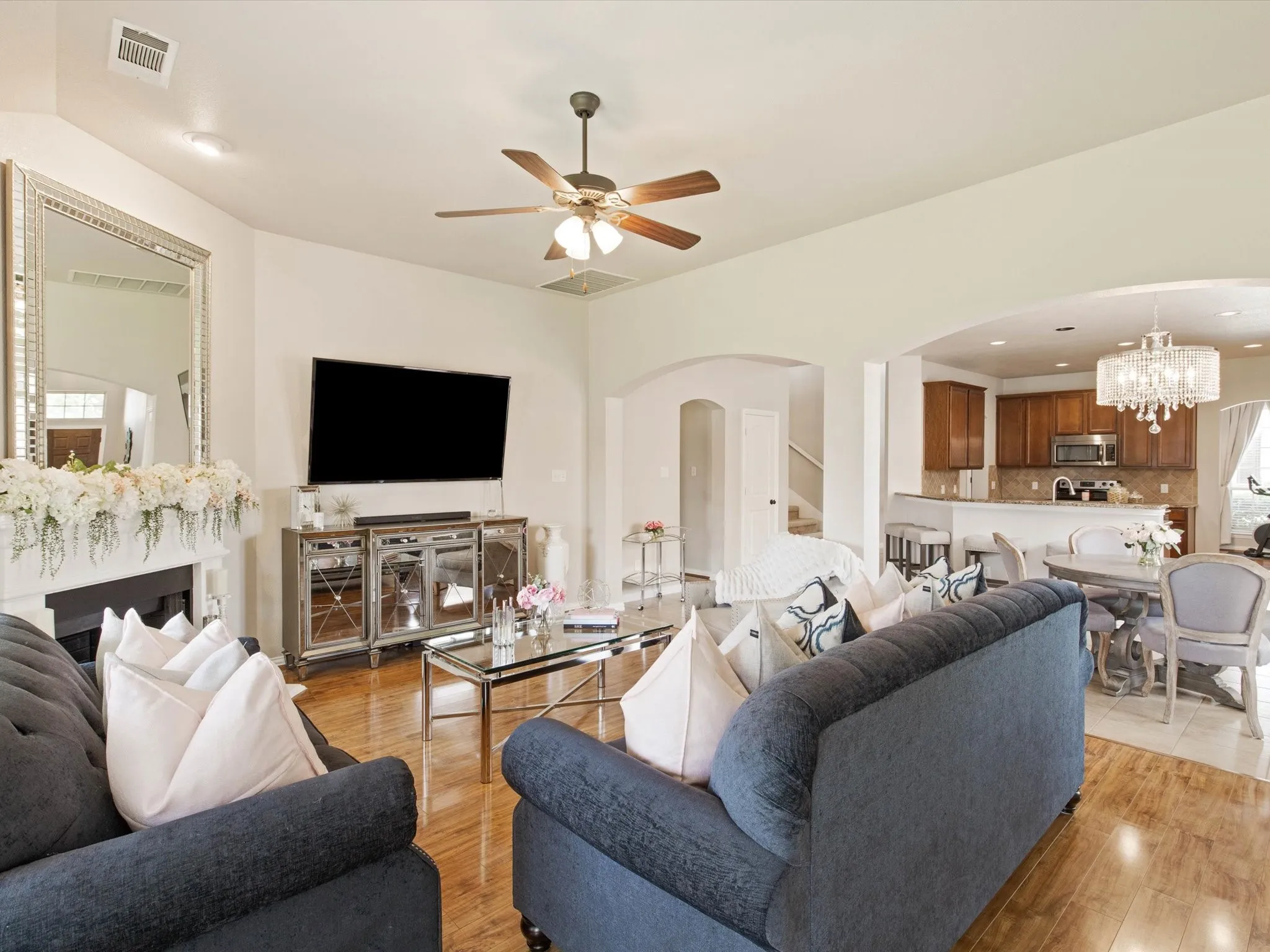 Single Family Residence For Sale in Tarrant County , 8720 Devonshire Drive, Fort Worth, Texas 76131, 3 Bedroom, 3 Bathroom, 2 Garage spaces, 2,547 Sqft, built in 2009, mls#21391579, Real Estate Agent in Fort Worth, Homes For Sale in Tarrant county, Homes For Sale in Fort Worth, Realtor in Fort Worth Texas, Real Estate Brokerage Independent Realty Texas, Luminita Cordes Realtor