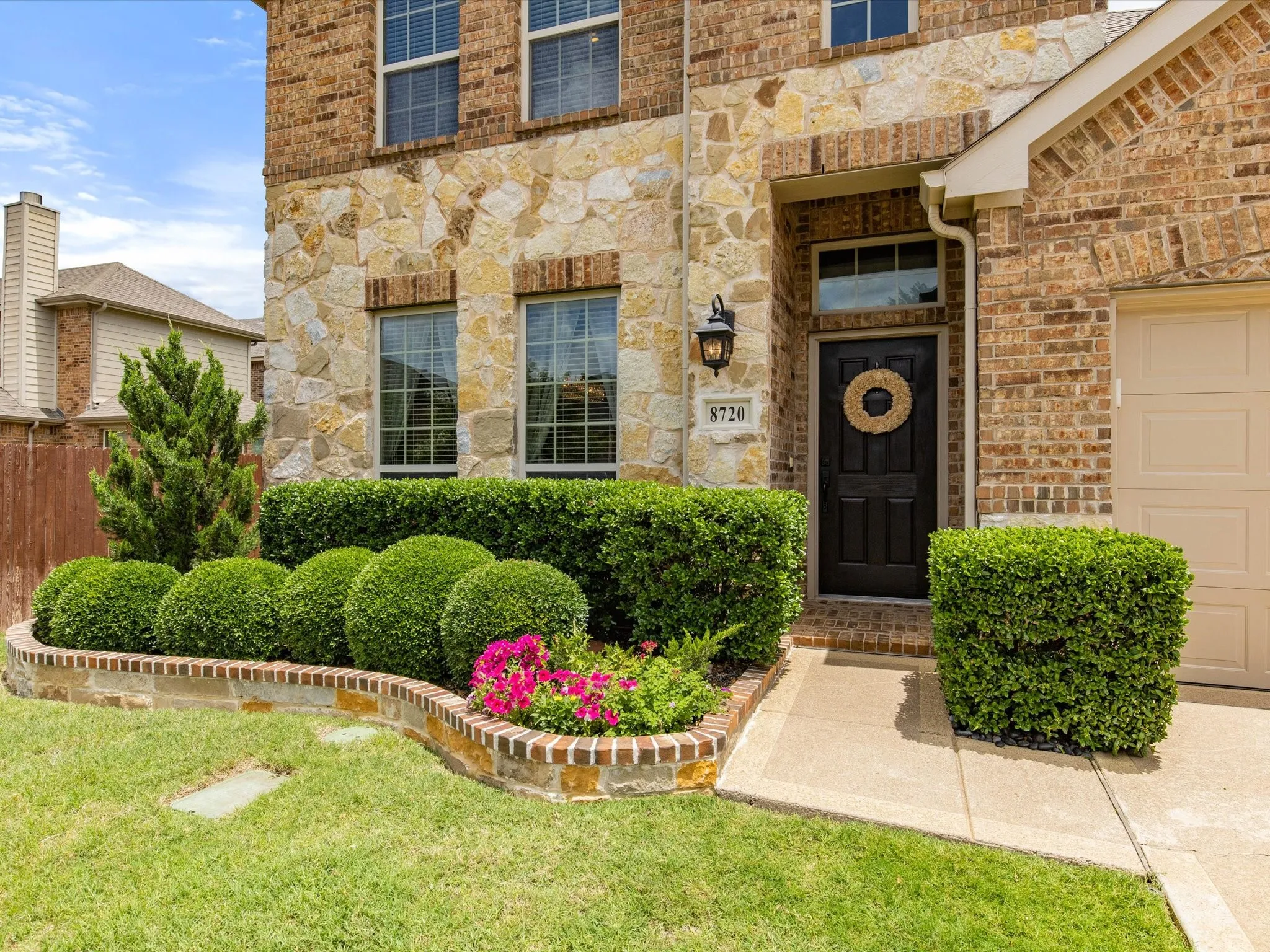 Single Family Residence For Sale in Tarrant County , 8720 Devonshire Drive, Fort Worth, Texas 76131, 3 Bedroom, 3 Bathroom, 2 Garage spaces, 2,547 Sqft, built in 2009, mls#21391579, Real Estate Agent in Fort Worth, Homes For Sale in Tarrant county, Homes For Sale in Fort Worth, Realtor in Fort Worth Texas, Real Estate Brokerage Independent Realty Texas, Luminita Cordes Realtor
