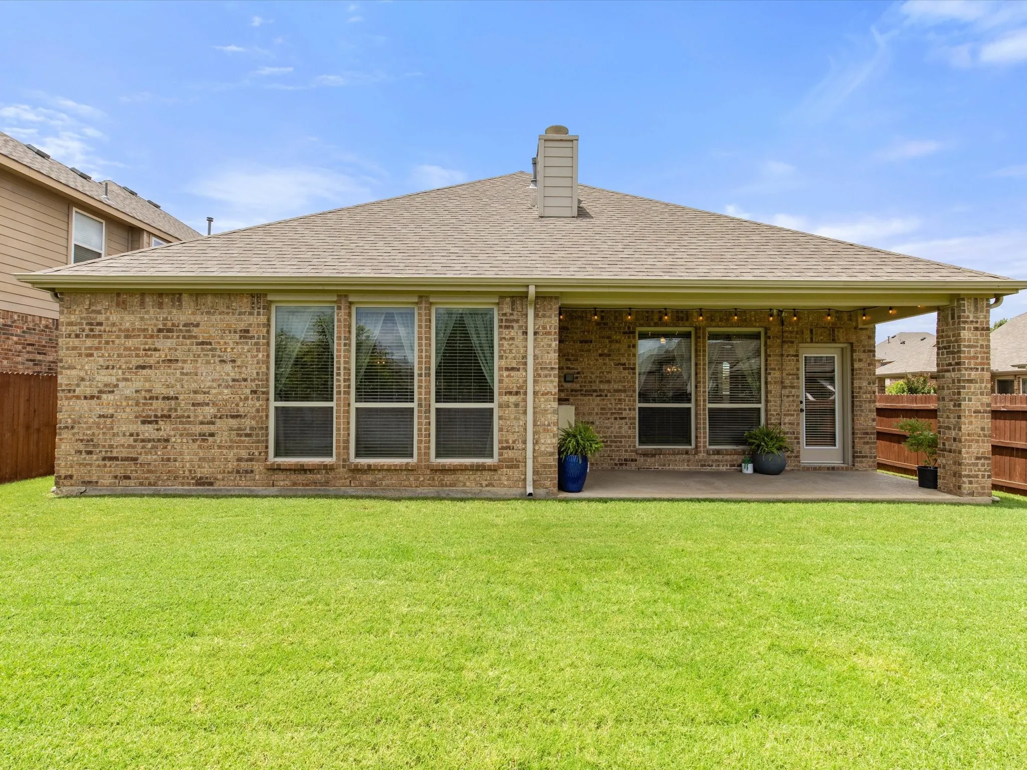 Single Family Residence For Sale in Tarrant County , 8720 Devonshire Drive, Fort Worth, Texas 76131, 3 Bedroom, 3 Bathroom, 2 Garage spaces, 2,547 Sqft, built in 2009, mls#21391579, Real Estate Agent in Fort Worth, Homes For Sale in Tarrant county, Homes For Sale in Fort Worth, Realtor in Fort Worth Texas, Real Estate Brokerage Independent Realty Texas, Luminita Cordes Realtor