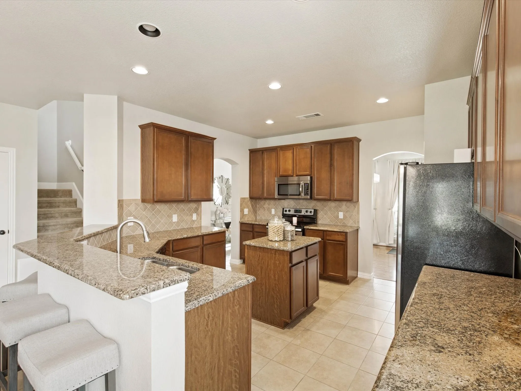 Single Family Residence For Sale in Tarrant County , 8720 Devonshire Drive, Fort Worth, Texas 76131, 3 Bedroom, 3 Bathroom, 2 Garage spaces, 2,547 Sqft, built in 2009, mls#21391579, Real Estate Agent in Fort Worth, Homes For Sale in Tarrant county, Homes For Sale in Fort Worth, Realtor in Fort Worth Texas, Real Estate Brokerage Independent Realty Texas, Luminita Cordes Realtor