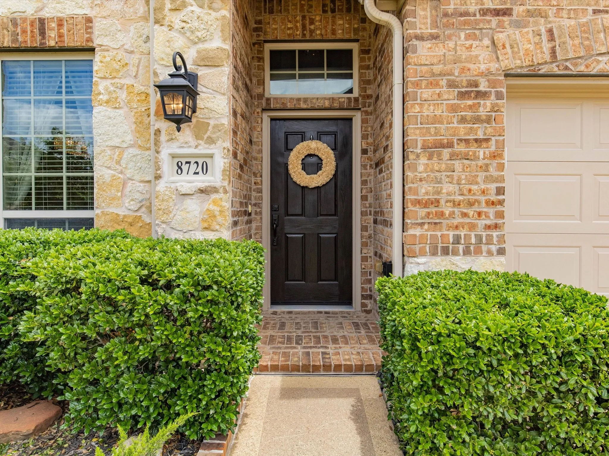Single Family Residence For Sale in Tarrant County , 8720 Devonshire Drive, Fort Worth, Texas 76131, 3 Bedroom, 3 Bathroom, 2 Garage spaces, 2,547 Sqft, built in 2009, mls#21391579, Real Estate Agent in Fort Worth, Homes For Sale in Tarrant county, Homes For Sale in Fort Worth, Realtor in Fort Worth Texas, Real Estate Brokerage Independent Realty Texas, Luminita Cordes Realtor