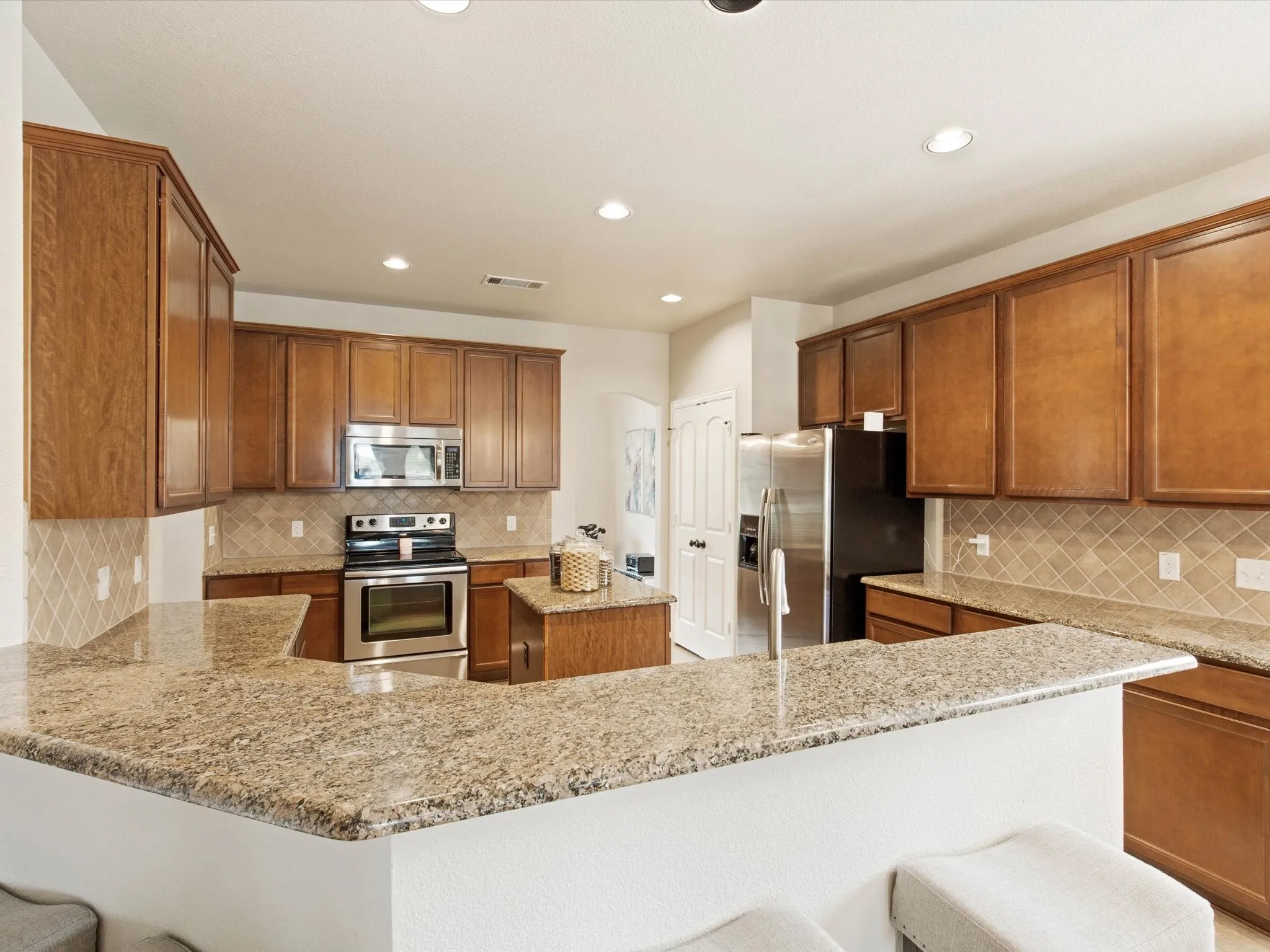 Single Family Residence For Sale in Tarrant County , 8720 Devonshire Drive, Fort Worth, Texas 76131, 3 Bedroom, 3 Bathroom, 2 Garage spaces, 2,547 Sqft, built in 2009, mls#21391579, Real Estate Agent in Fort Worth, Homes For Sale in Tarrant county, Homes For Sale in Fort Worth, Realtor in Fort Worth Texas, Real Estate Brokerage Independent Realty Texas, Luminita Cordes Realtor