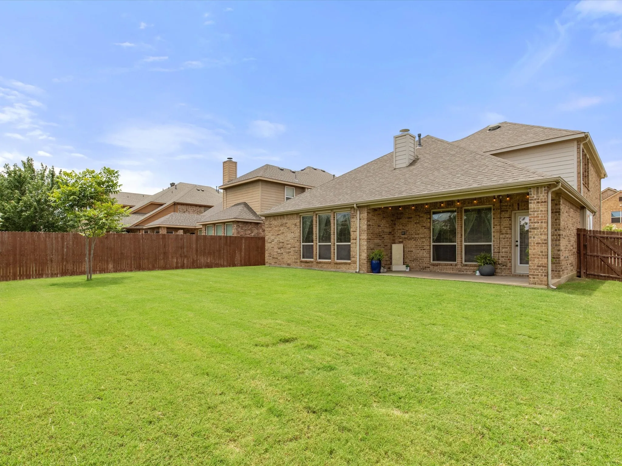 Single Family Residence For Sale in Tarrant County , 8720 Devonshire Drive, Fort Worth, Texas 76131, 3 Bedroom, 3 Bathroom, 2 Garage spaces, 2,547 Sqft, built in 2009, mls#21391579, Real Estate Agent in Fort Worth, Homes For Sale in Tarrant county, Homes For Sale in Fort Worth, Realtor in Fort Worth Texas, Real Estate Brokerage Independent Realty Texas, Luminita Cordes Realtor