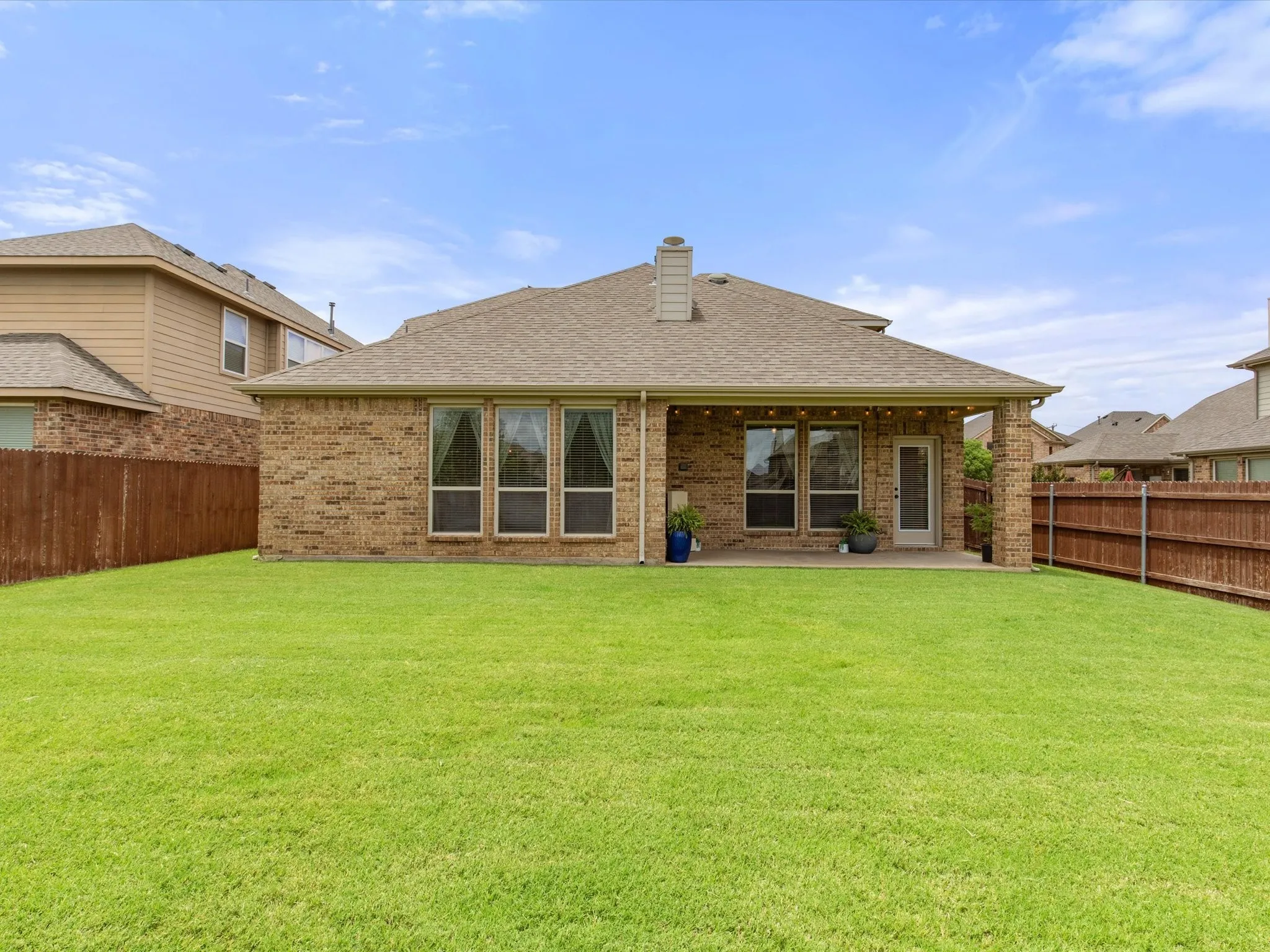 Single Family Residence For Sale in Tarrant County , 8720 Devonshire Drive, Fort Worth, Texas 76131, 3 Bedroom, 3 Bathroom, 2 Garage spaces, 2,547 Sqft, built in 2009, mls#21391579, Real Estate Agent in Fort Worth, Homes For Sale in Tarrant county, Homes For Sale in Fort Worth, Realtor in Fort Worth Texas, Real Estate Brokerage Independent Realty Texas, Luminita Cordes Realtor