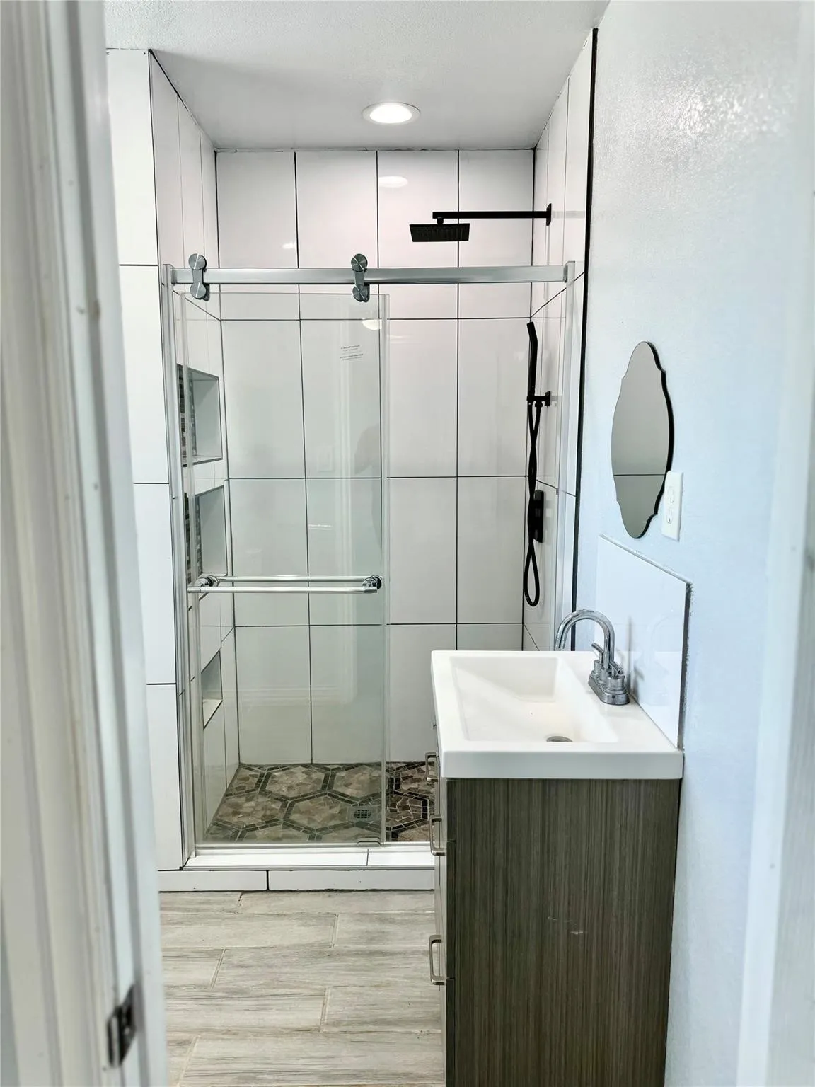 Single Family Residence For Rent in Hood County , 2618 Creekview Drive, Granbury, Texas 76048, 4 Bedroom, 3 Bathroom, Garage spaces, 1,480 Sqft, built in 2019, mls#21390888, Real Estate Agent in Granbury, Homes For Rent in Hood county, Homes For Rent in Granbury, Realtor in Granbury Texas, Real Estate Brokerage Independent Realty Texas, Luminita Cordes Realtor