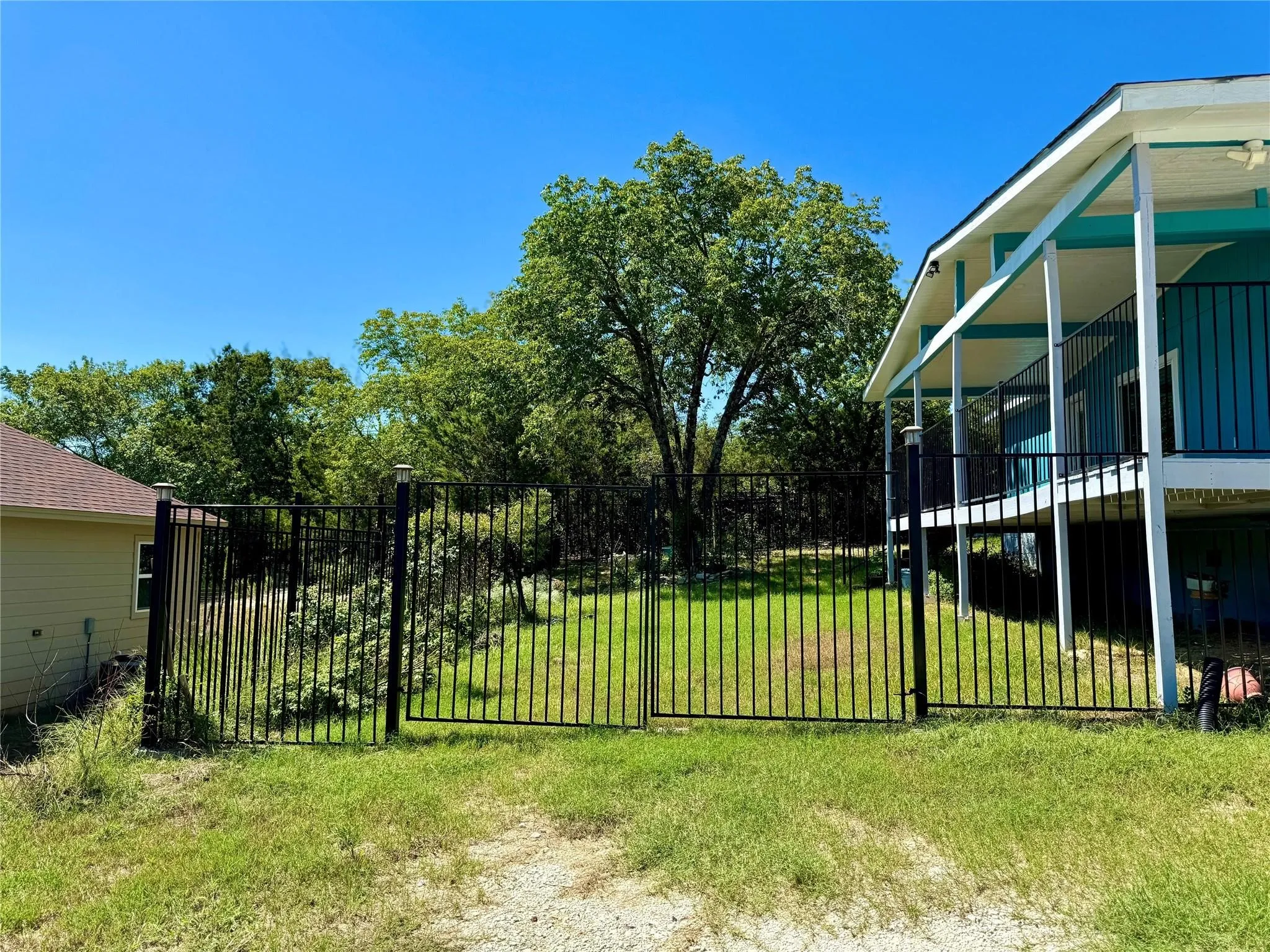 Single Family Residence For Rent in Hood County , 2618 Creekview Drive, Granbury, Texas 76048, 4 Bedroom, 3 Bathroom, Garage spaces, 1,480 Sqft, built in 2019, mls#21390888, Real Estate Agent in Granbury, Homes For Rent in Hood county, Homes For Rent in Granbury, Realtor in Granbury Texas, Real Estate Brokerage Independent Realty Texas, Luminita Cordes Realtor