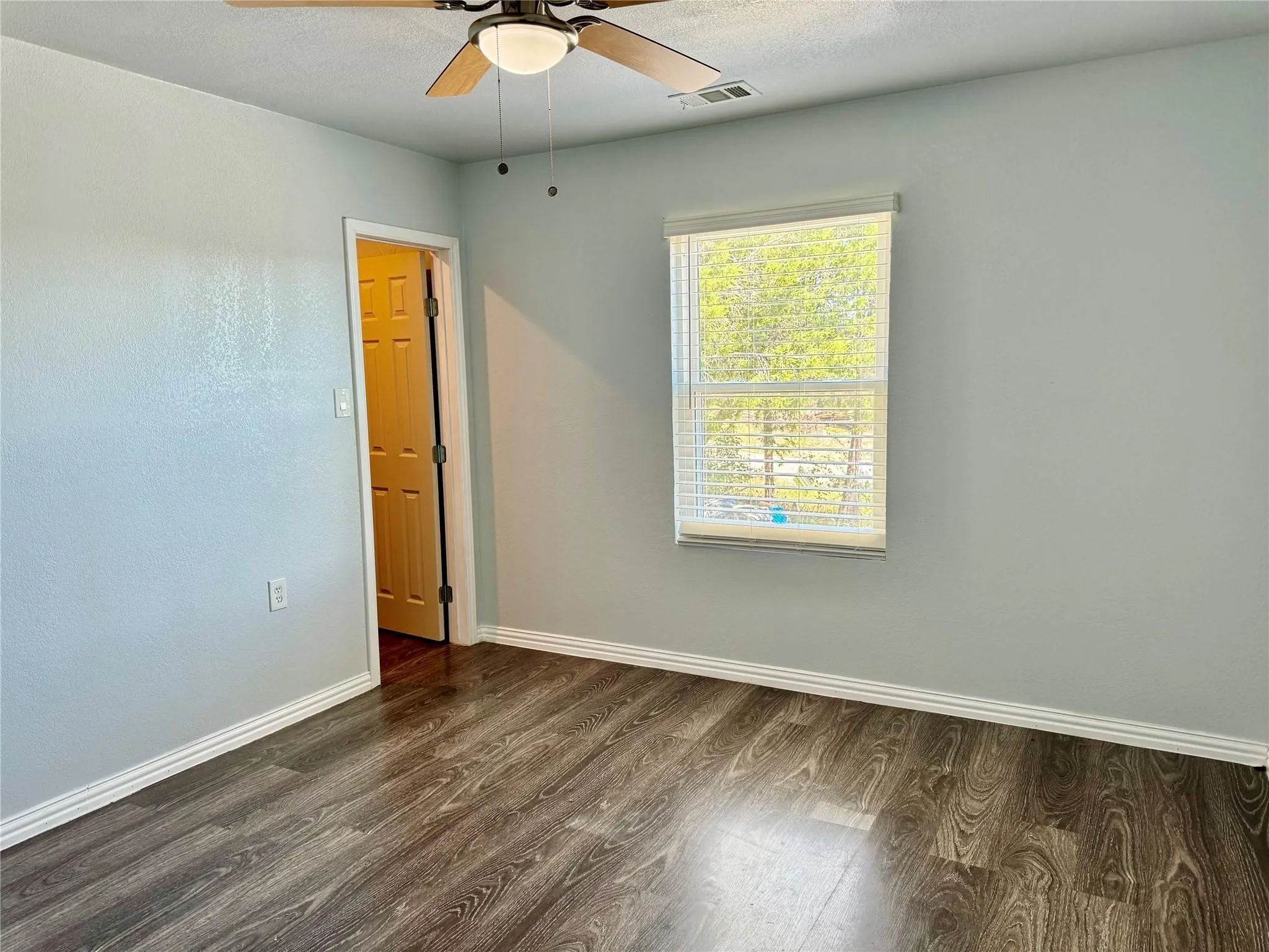 Single Family Residence For Rent in Hood County , 2618 Creekview Drive, Granbury, Texas 76048, 4 Bedroom, 3 Bathroom, Garage spaces, 1,480 Sqft, built in 2019, mls#21390888, Real Estate Agent in Granbury, Homes For Rent in Hood county, Homes For Rent in Granbury, Realtor in Granbury Texas, Real Estate Brokerage Independent Realty Texas, Luminita Cordes Realtor