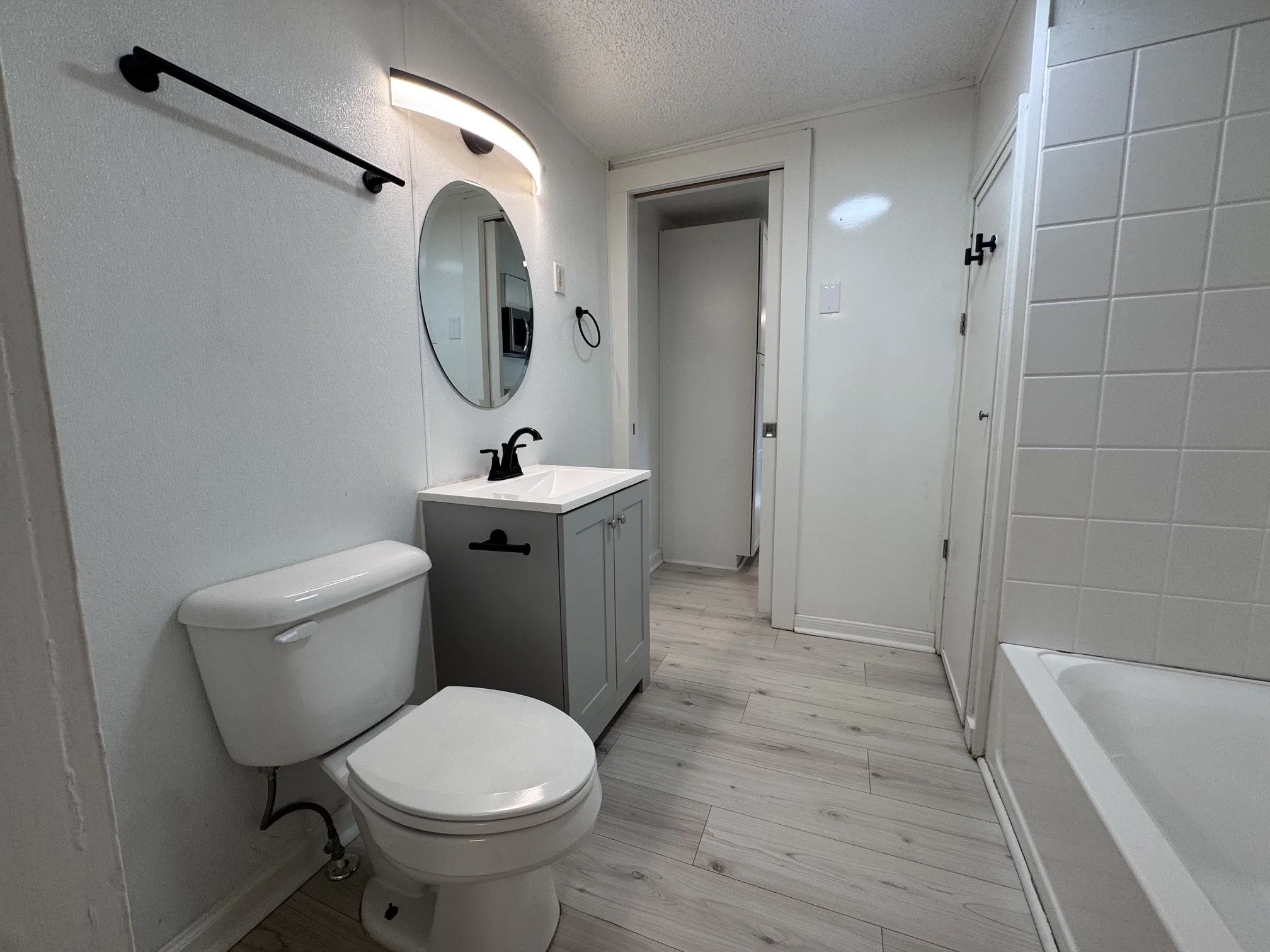 Single Family Residence For Rent in Grayson County , 331 Frosty Hollow Road, Denison, Texas 75021, 2 Bedroom, 1 Bathroom, Garage spaces, 700 Sqft, built in 1945, mls#21391510, Real Estate Agent in Denison, Homes For Rent in Grayson county, Homes For Rent in Denison, Realtor in Denison Texas, Real Estate Brokerage Independent Realty Texas, Luminita Cordes Realtor