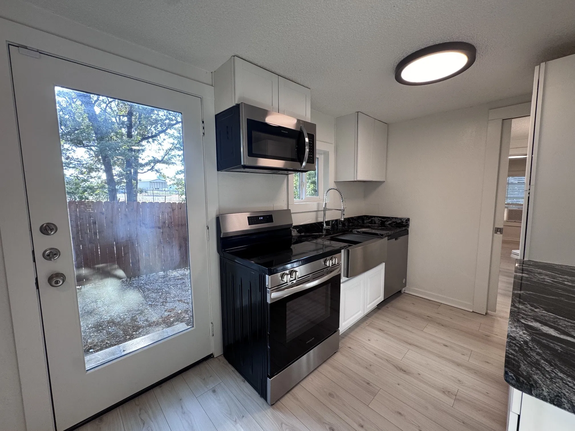 Single Family Residence For Rent in Grayson County , 331 Frosty Hollow Road, Denison, Texas 75021, 2 Bedroom, 1 Bathroom, Garage spaces, 700 Sqft, built in 1945, mls#21391510, Real Estate Agent in Denison, Homes For Rent in Grayson county, Homes For Rent in Denison, Realtor in Denison Texas, Real Estate Brokerage Independent Realty Texas, Luminita Cordes Realtor