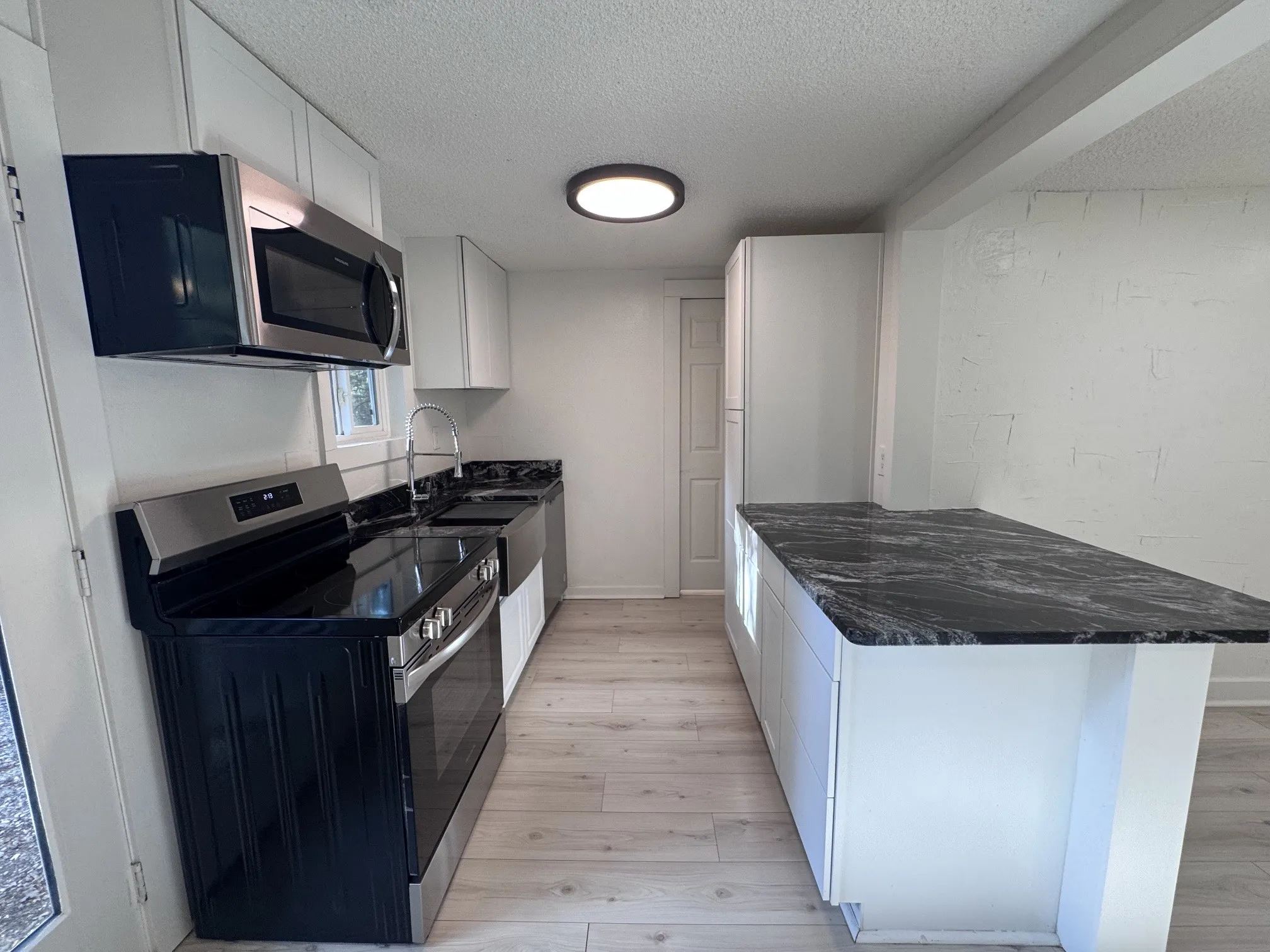 Single Family Residence For Rent in Grayson County , 331 Frosty Hollow Road, Denison, Texas 75021, 2 Bedroom, 1 Bathroom, Garage spaces, 700 Sqft, built in 1945, mls#21391510, Real Estate Agent in Denison, Homes For Rent in Grayson county, Homes For Rent in Denison, Realtor in Denison Texas, Real Estate Brokerage Independent Realty Texas, Luminita Cordes Realtor