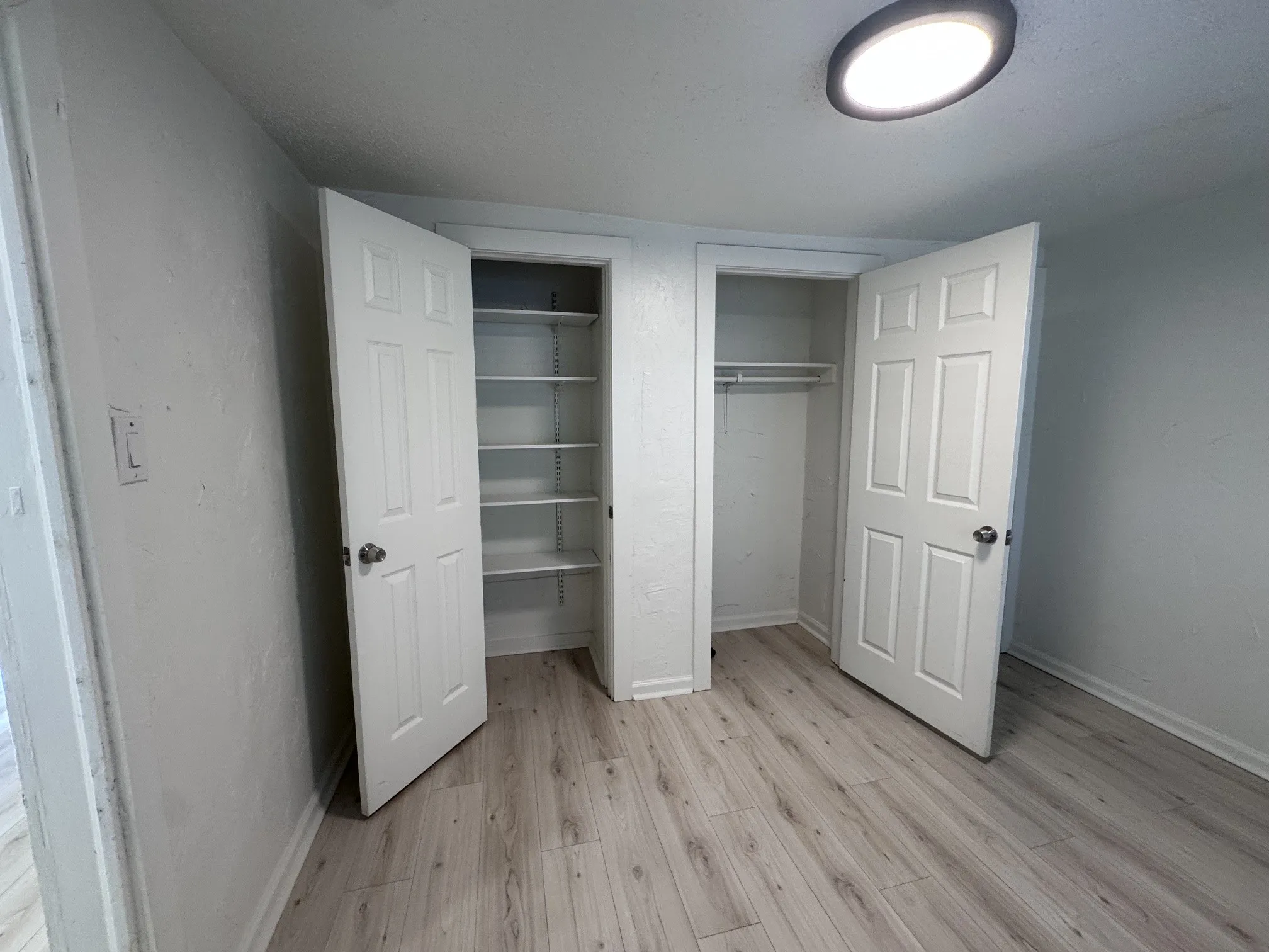 Single Family Residence For Rent in Grayson County , 331 Frosty Hollow Road, Denison, Texas 75021, 2 Bedroom, 1 Bathroom, Garage spaces, 700 Sqft, built in 1945, mls#21391510, Real Estate Agent in Denison, Homes For Rent in Grayson county, Homes For Rent in Denison, Realtor in Denison Texas, Real Estate Brokerage Independent Realty Texas, Luminita Cordes Realtor