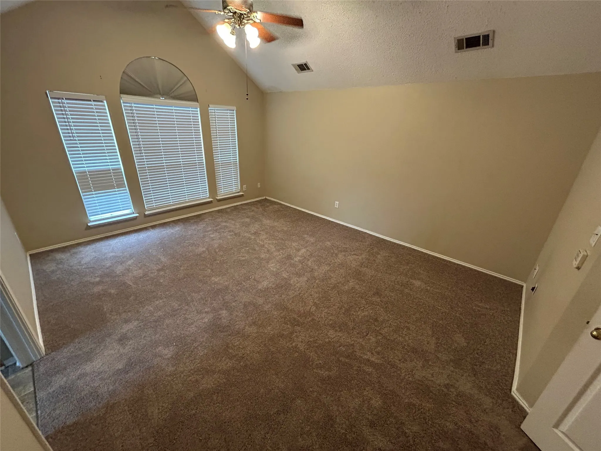 Single Family Residence For Rent in Tarrant County , 6720 Tabor Drive, Arlington, Texas 76002, 3 Bedroom, 2 Bathroom, 2 Garage spaces, 2,180 Sqft, built in 1998, mls#21398097, Real Estate Agent in Arlington, Homes For Rent in Tarrant county, Homes For Rent in Arlington, Realtor in Arlington Texas, Real Estate Brokerage Independent Realty Texas, Luminita Cordes Realtor