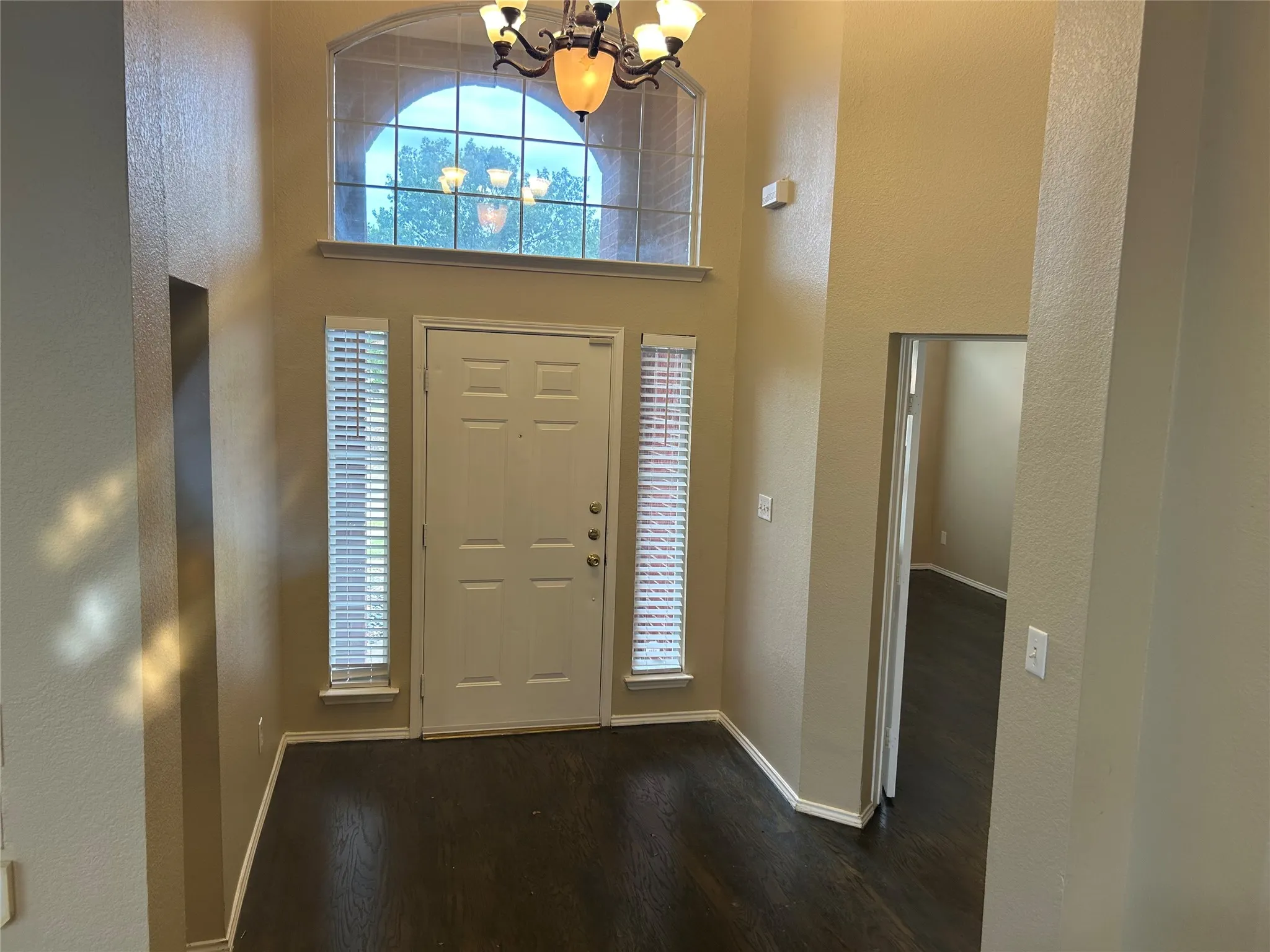 Single Family Residence For Rent in Tarrant County , 6720 Tabor Drive, Arlington, Texas 76002, 3 Bedroom, 2 Bathroom, 2 Garage spaces, 2,180 Sqft, built in 1998, mls#21398097, Real Estate Agent in Arlington, Homes For Rent in Tarrant county, Homes For Rent in Arlington, Realtor in Arlington Texas, Real Estate Brokerage Independent Realty Texas, Luminita Cordes Realtor