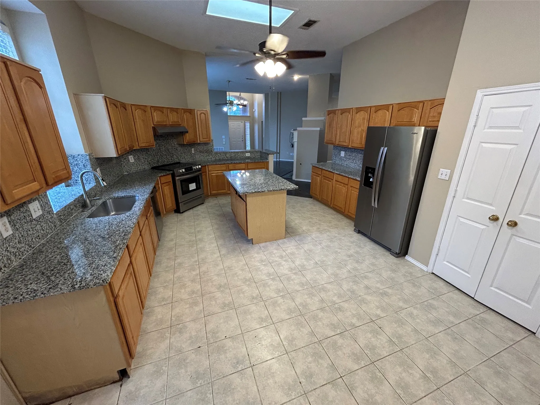 Single Family Residence For Rent in Tarrant County , 6720 Tabor Drive, Arlington, Texas 76002, 3 Bedroom, 2 Bathroom, 2 Garage spaces, 2,180 Sqft, built in 1998, mls#21398097, Real Estate Agent in Arlington, Homes For Rent in Tarrant county, Homes For Rent in Arlington, Realtor in Arlington Texas, Real Estate Brokerage Independent Realty Texas, Luminita Cordes Realtor