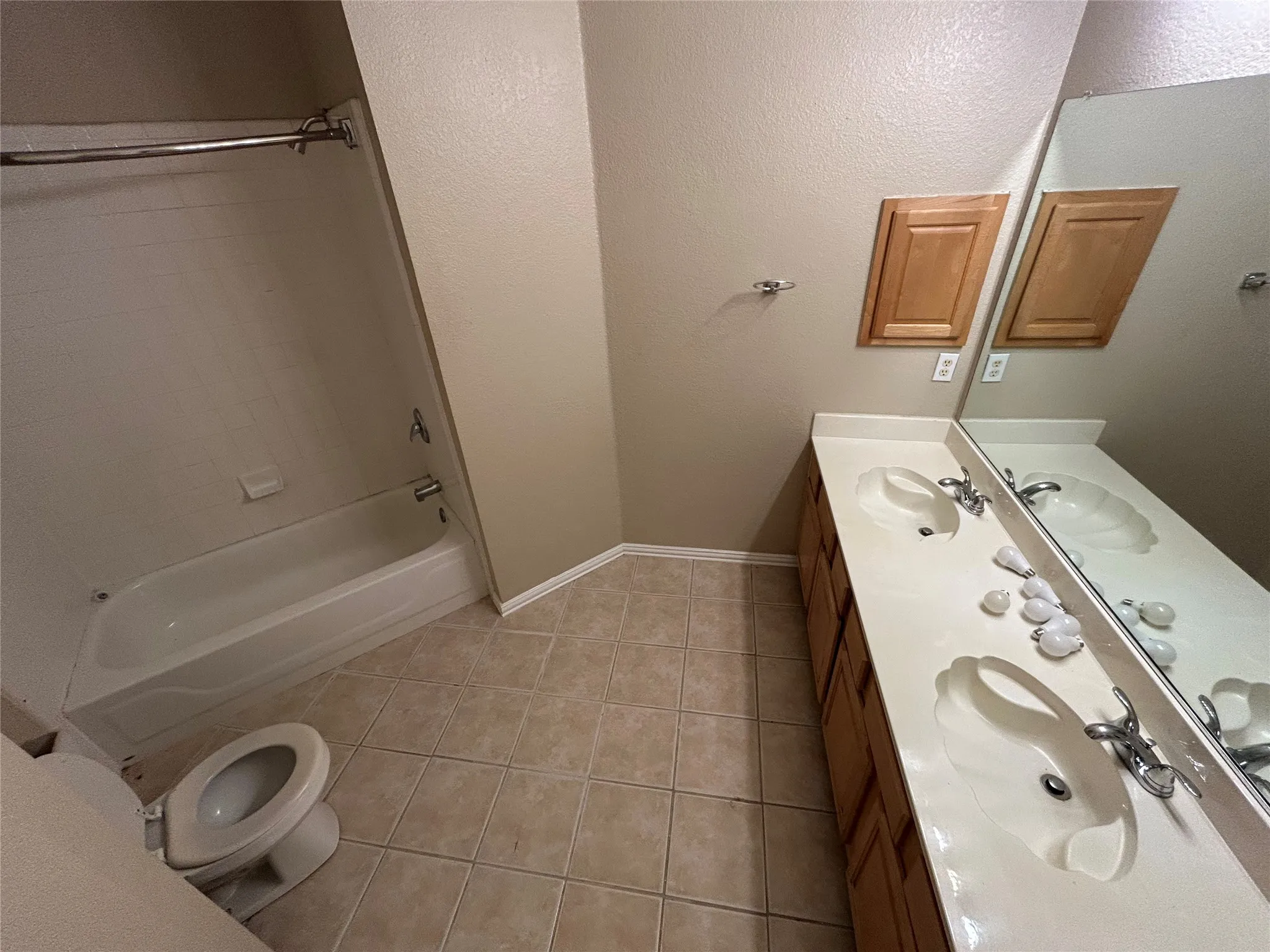 Single Family Residence For Rent in Tarrant County , 6720 Tabor Drive, Arlington, Texas 76002, 3 Bedroom, 2 Bathroom, 2 Garage spaces, 2,180 Sqft, built in 1998, mls#21398097, Real Estate Agent in Arlington, Homes For Rent in Tarrant county, Homes For Rent in Arlington, Realtor in Arlington Texas, Real Estate Brokerage Independent Realty Texas, Luminita Cordes Realtor