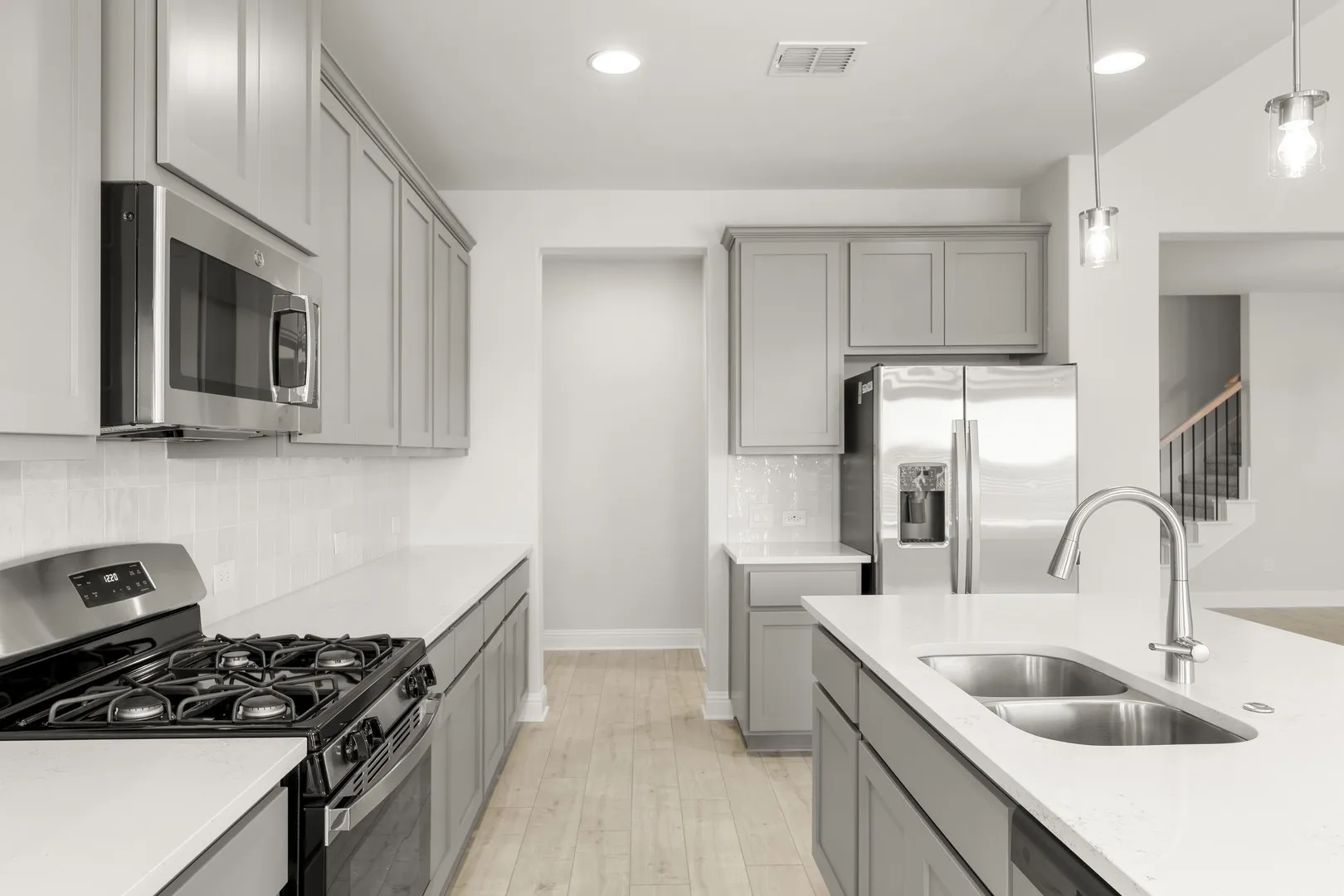21. 2126 Rhodora - Kitchen (4).jpg