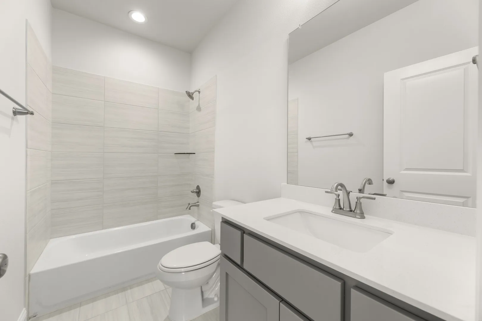 38. 2126 Rhodora - 3rd Bath.jpg