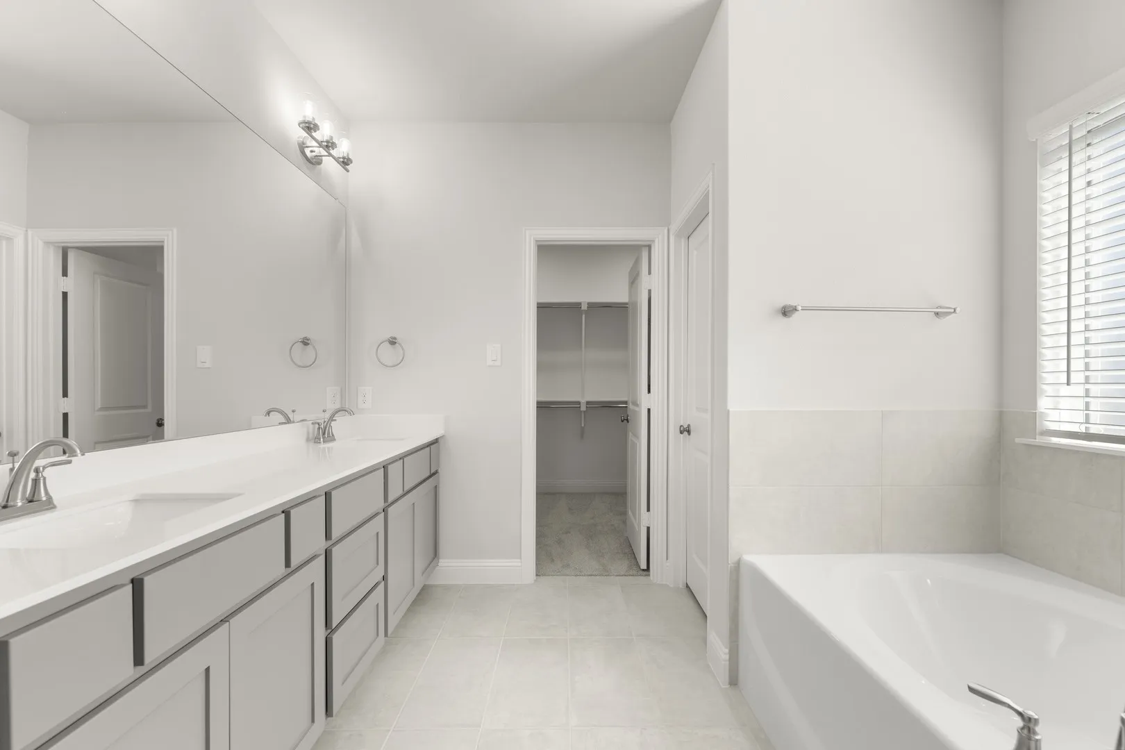 29. 2126 Rhodora - Bath.jpg