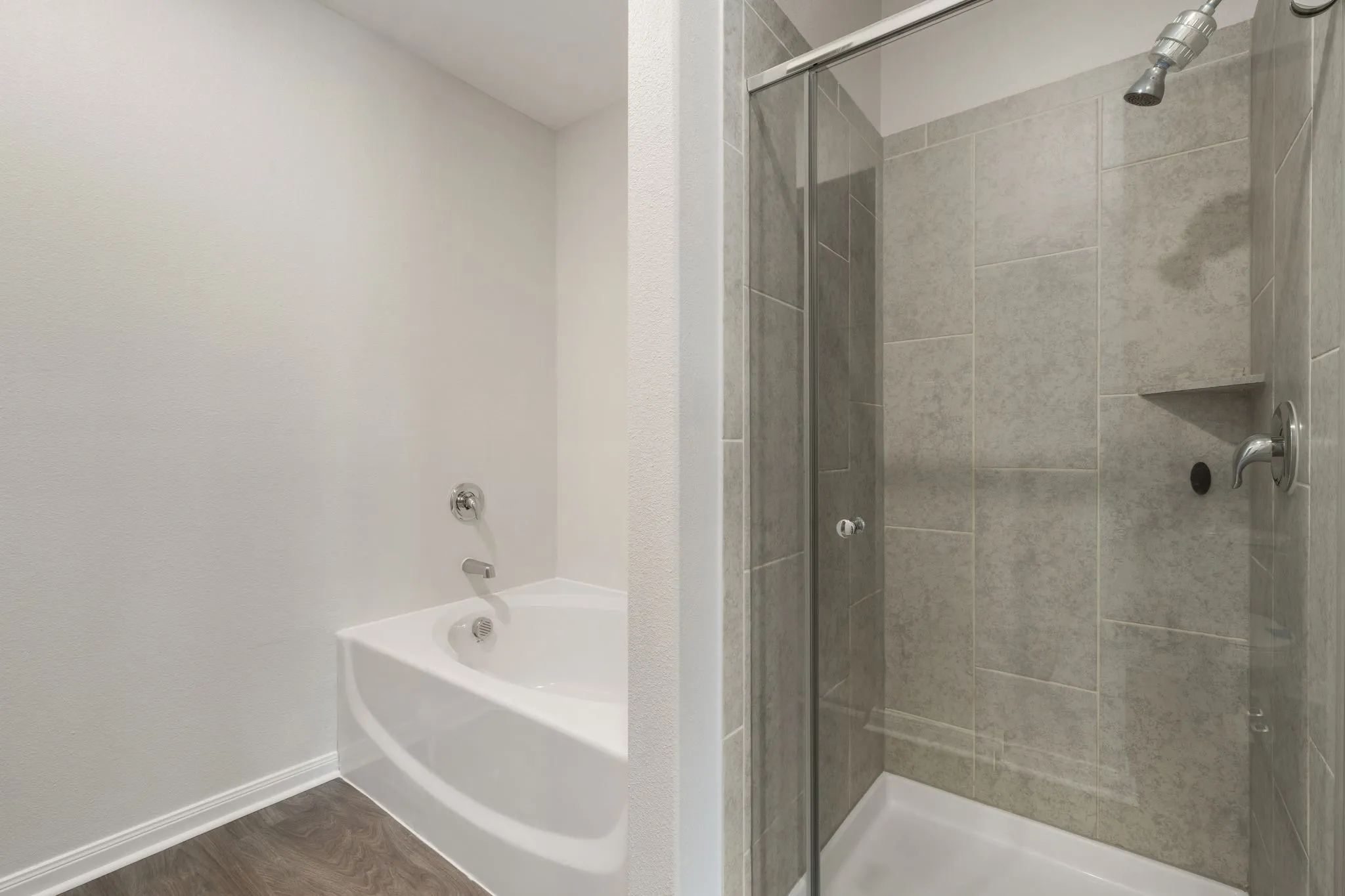 Single Family Residence For Sale in Ellis County , 101 Austin Avenue, Venus, Texas 76084, 5 Bedroom, 3 Bathroom, 2 Garage spaces, 2,587 Sqft, built in 2020, mls#21398109, Real Estate Agent in Venus, Homes For Sale in Ellis county, Homes For Sale in Venus, Realtor in Venus Texas, Real Estate Brokerage Independent Realty Texas, Luminita Cordes Realtor