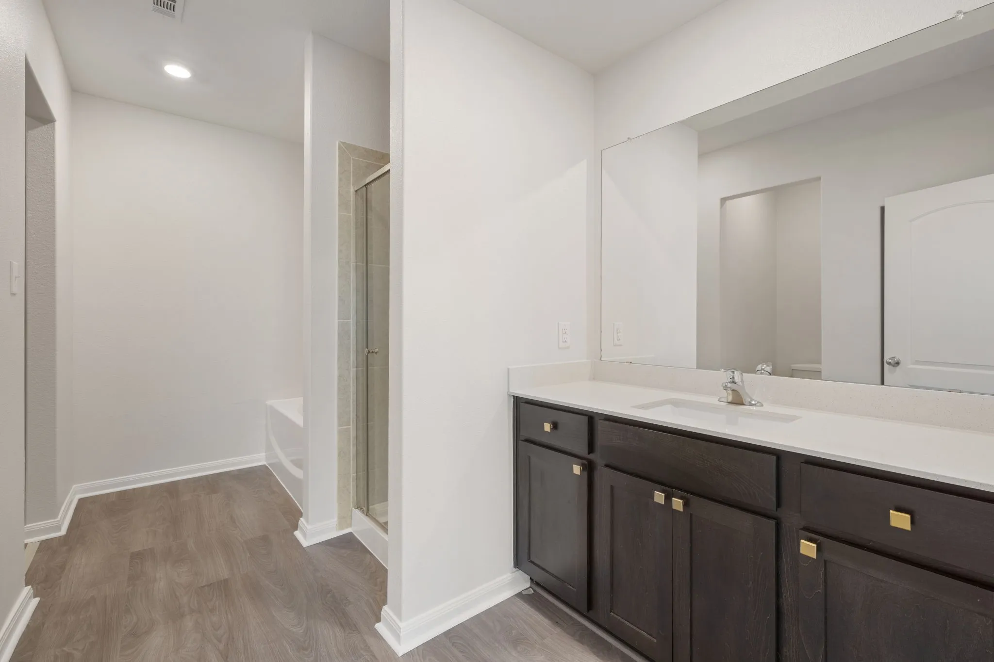 Single Family Residence For Sale in Ellis County , 101 Austin Avenue, Venus, Texas 76084, 5 Bedroom, 3 Bathroom, 2 Garage spaces, 2,587 Sqft, built in 2020, mls#21398109, Real Estate Agent in Venus, Homes For Sale in Ellis county, Homes For Sale in Venus, Realtor in Venus Texas, Real Estate Brokerage Independent Realty Texas, Luminita Cordes Realtor