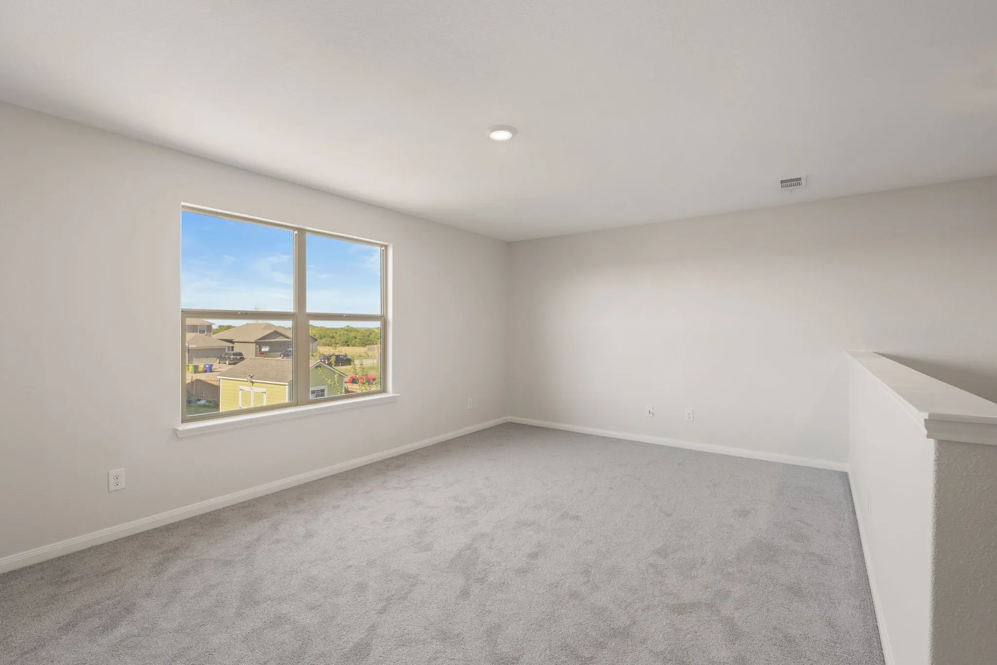 Single Family Residence For Sale in Ellis County , 101 Austin Avenue, Venus, Texas 76084, 5 Bedroom, 3 Bathroom, 2 Garage spaces, 2,587 Sqft, built in 2020, mls#21398109, Real Estate Agent in Venus, Homes For Sale in Ellis county, Homes For Sale in Venus, Realtor in Venus Texas, Real Estate Brokerage Independent Realty Texas, Luminita Cordes Realtor