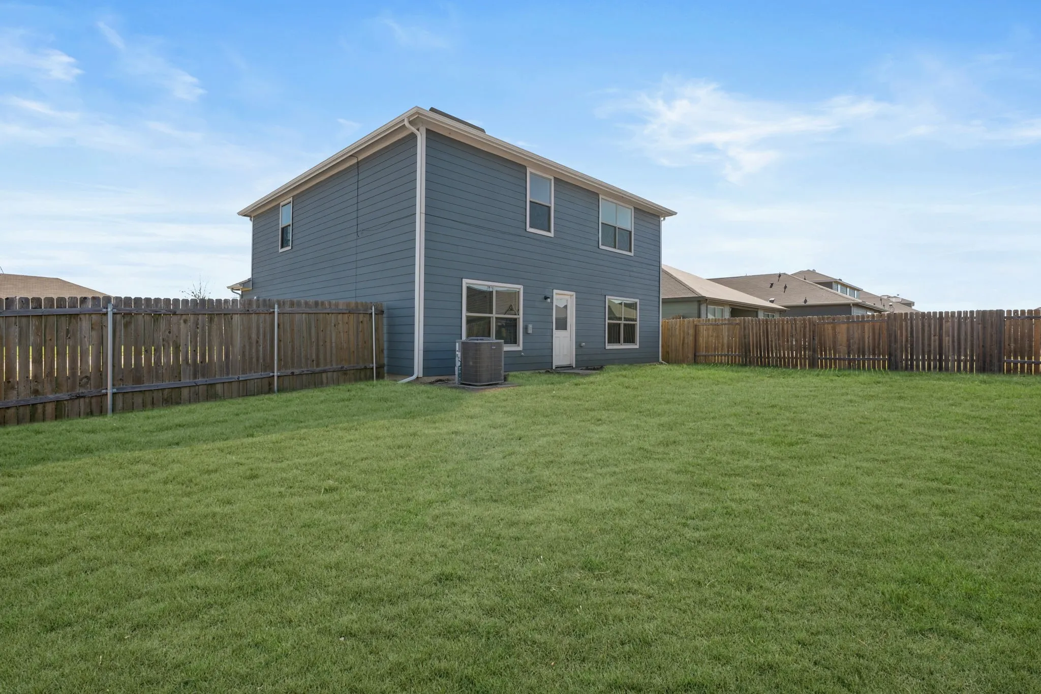 Single Family Residence For Sale in Ellis County , 101 Austin Avenue, Venus, Texas 76084, 5 Bedroom, 3 Bathroom, 2 Garage spaces, 2,587 Sqft, built in 2020, mls#21398109, Real Estate Agent in Venus, Homes For Sale in Ellis county, Homes For Sale in Venus, Realtor in Venus Texas, Real Estate Brokerage Independent Realty Texas, Luminita Cordes Realtor