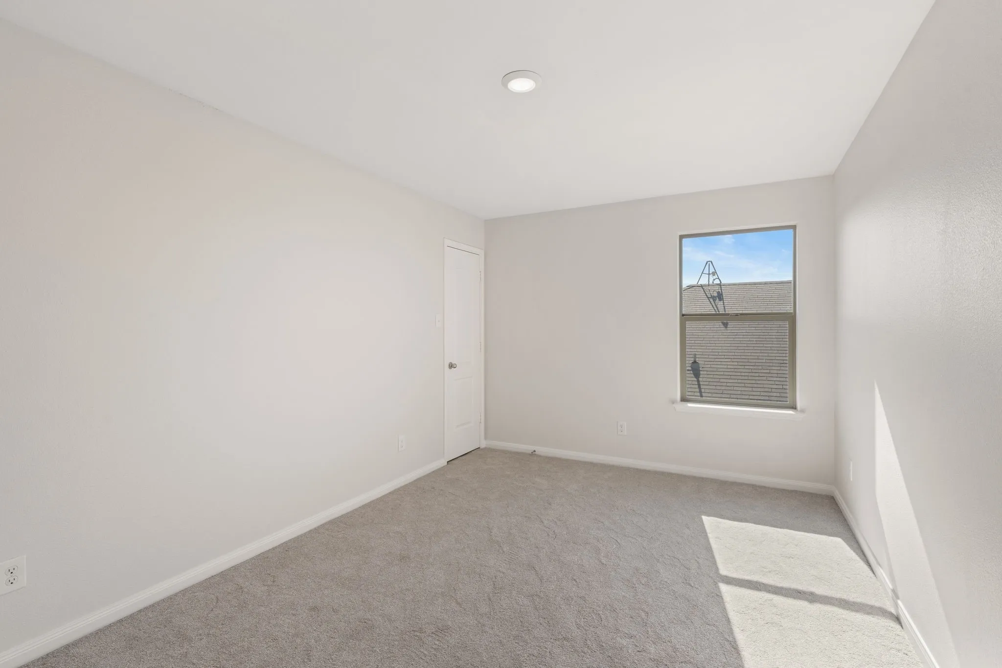 Single Family Residence For Sale in Ellis County , 101 Austin Avenue, Venus, Texas 76084, 5 Bedroom, 3 Bathroom, 2 Garage spaces, 2,587 Sqft, built in 2020, mls#21398109, Real Estate Agent in Venus, Homes For Sale in Ellis county, Homes For Sale in Venus, Realtor in Venus Texas, Real Estate Brokerage Independent Realty Texas, Luminita Cordes Realtor