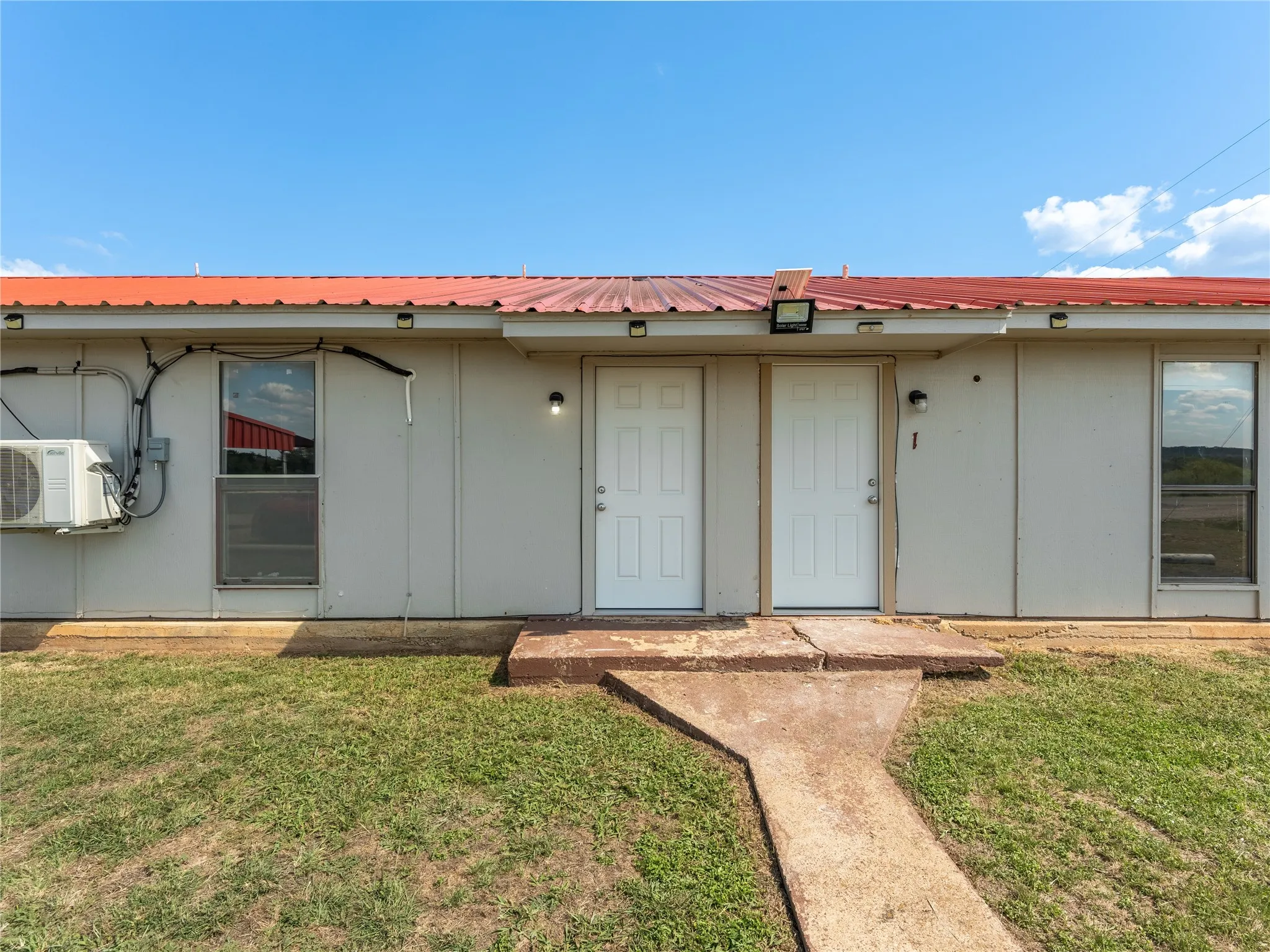Condominium For Sale in Stephens County , 9464 US Highway 180 W 3, Breckenridge, Texas 76424, 1 Bedroom, 1 Bathroom, Garage spaces, 532 Sqft, built in 1999, mls#21398072, Real Estate Agent in Breckenridge, Homes For Sale in Stephens county, Homes For Sale in Breckenridge, Realtor in Breckenridge Texas, Real Estate Brokerage Independent Realty Texas, Luminita Cordes Realtor