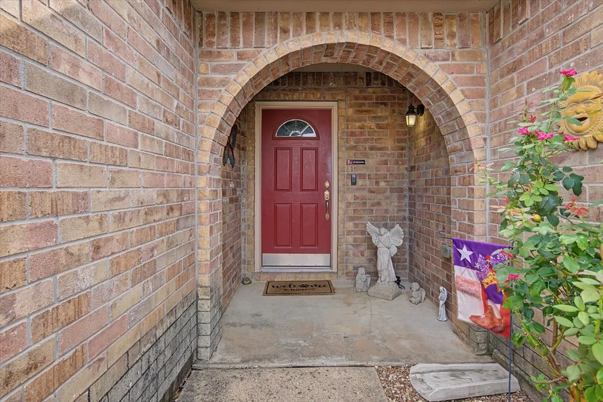 Single Family Residence For Sale in Tarrant County , 821 Green Heath Avenue, Fort Worth, Texas 76120, 3 Bedroom, 2 Bathroom, 2 Garage spaces, 1,840 Sqft, built in 2009, mls#21396153, Real Estate Agent in Fort Worth, Homes For Sale in Tarrant county, Homes For Sale in Fort Worth, Realtor in Fort Worth Texas, Real Estate Brokerage Independent Realty Texas, Luminita Cordes Realtor