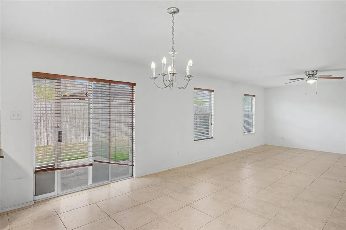 Single Family Residence For Sale in Tarrant County , 821 Green Heath Avenue, Fort Worth, Texas 76120, 3 Bedroom, 2 Bathroom, 2 Garage spaces, 1,840 Sqft, built in 2009, mls#21396153, Real Estate Agent in Fort Worth, Homes For Sale in Tarrant county, Homes For Sale in Fort Worth, Realtor in Fort Worth Texas, Real Estate Brokerage Independent Realty Texas, Luminita Cordes Realtor