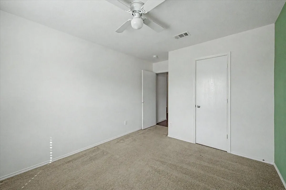 Single Family Residence For Sale in Tarrant County , 821 Green Heath Avenue, Fort Worth, Texas 76120, 3 Bedroom, 2 Bathroom, 2 Garage spaces, 1,840 Sqft, built in 2009, mls#21396153, Real Estate Agent in Fort Worth, Homes For Sale in Tarrant county, Homes For Sale in Fort Worth, Realtor in Fort Worth Texas, Real Estate Brokerage Independent Realty Texas, Luminita Cordes Realtor