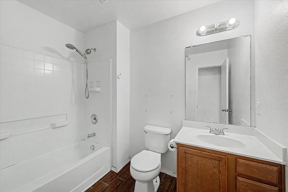 Single Family Residence For Sale in Tarrant County , 821 Green Heath Avenue, Fort Worth, Texas 76120, 3 Bedroom, 2 Bathroom, 2 Garage spaces, 1,840 Sqft, built in 2009, mls#21396153, Real Estate Agent in Fort Worth, Homes For Sale in Tarrant county, Homes For Sale in Fort Worth, Realtor in Fort Worth Texas, Real Estate Brokerage Independent Realty Texas, Luminita Cordes Realtor