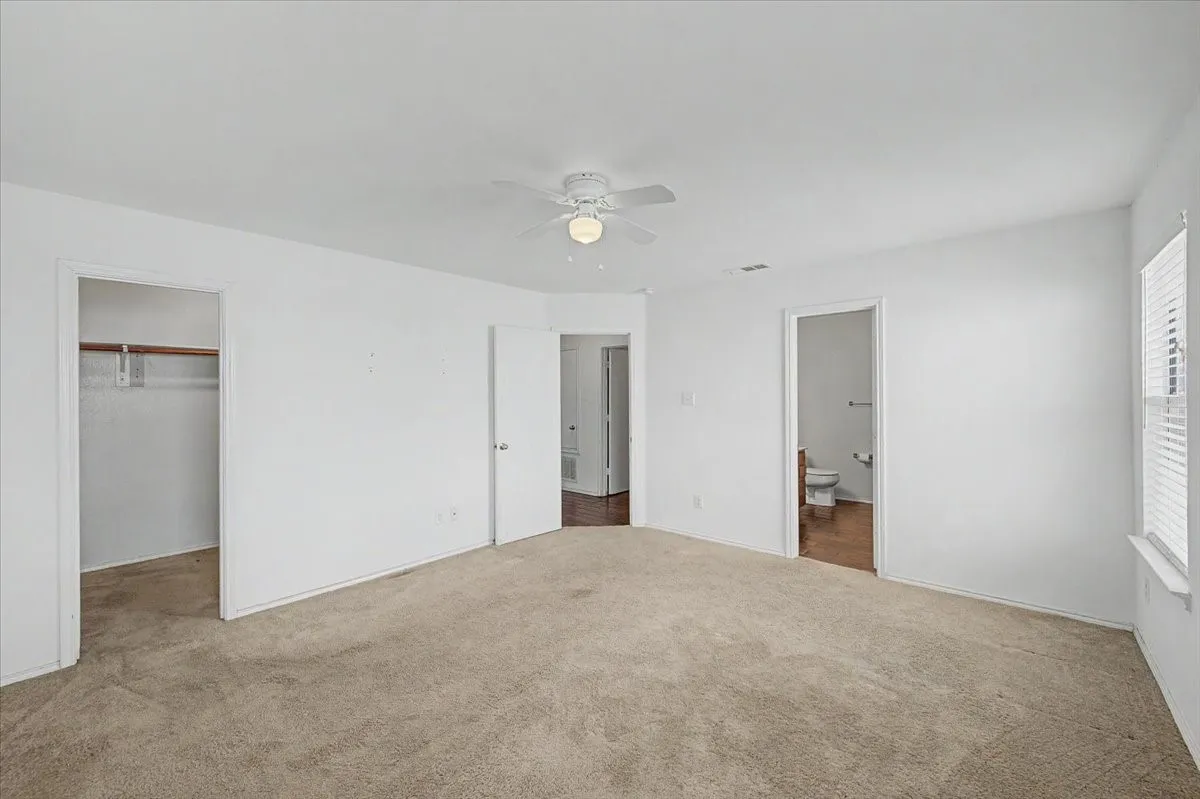 Single Family Residence For Sale in Tarrant County , 821 Green Heath Avenue, Fort Worth, Texas 76120, 3 Bedroom, 2 Bathroom, 2 Garage spaces, 1,840 Sqft, built in 2009, mls#21396153, Real Estate Agent in Fort Worth, Homes For Sale in Tarrant county, Homes For Sale in Fort Worth, Realtor in Fort Worth Texas, Real Estate Brokerage Independent Realty Texas, Luminita Cordes Realtor