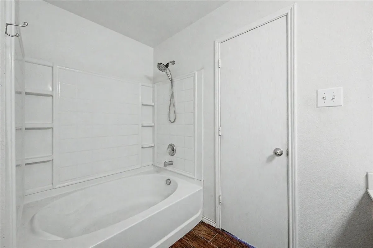 Single Family Residence For Sale in Tarrant County , 821 Green Heath Avenue, Fort Worth, Texas 76120, 3 Bedroom, 2 Bathroom, 2 Garage spaces, 1,840 Sqft, built in 2009, mls#21396153, Real Estate Agent in Fort Worth, Homes For Sale in Tarrant county, Homes For Sale in Fort Worth, Realtor in Fort Worth Texas, Real Estate Brokerage Independent Realty Texas, Luminita Cordes Realtor