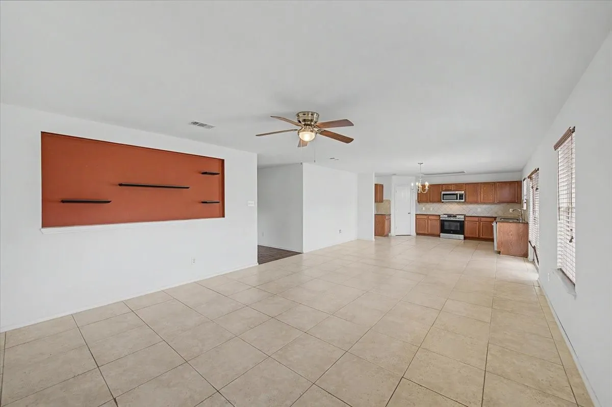 Single Family Residence For Sale in Tarrant County , 821 Green Heath Avenue, Fort Worth, Texas 76120, 3 Bedroom, 2 Bathroom, 2 Garage spaces, 1,840 Sqft, built in 2009, mls#21396153, Real Estate Agent in Fort Worth, Homes For Sale in Tarrant county, Homes For Sale in Fort Worth, Realtor in Fort Worth Texas, Real Estate Brokerage Independent Realty Texas, Luminita Cordes Realtor