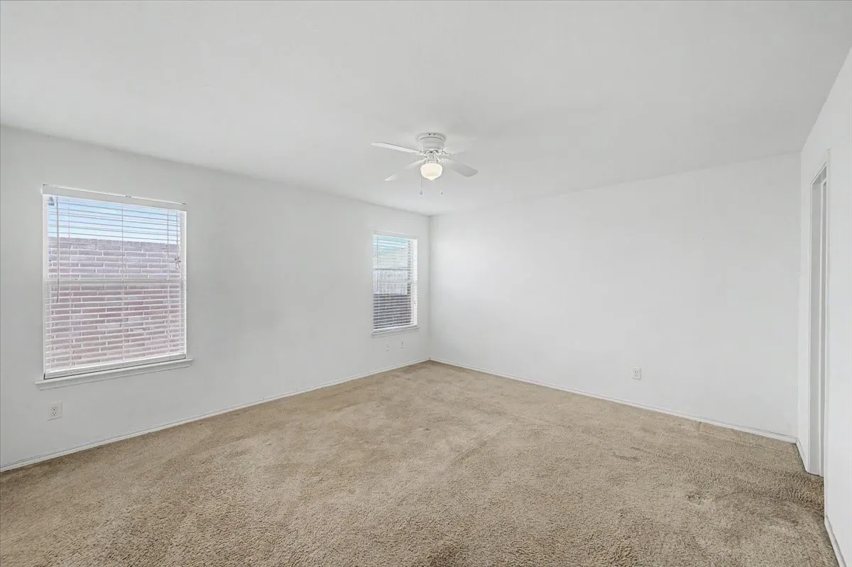 Single Family Residence For Sale in Tarrant County , 821 Green Heath Avenue, Fort Worth, Texas 76120, 3 Bedroom, 2 Bathroom, 2 Garage spaces, 1,840 Sqft, built in 2009, mls#21396153, Real Estate Agent in Fort Worth, Homes For Sale in Tarrant county, Homes For Sale in Fort Worth, Realtor in Fort Worth Texas, Real Estate Brokerage Independent Realty Texas, Luminita Cordes Realtor