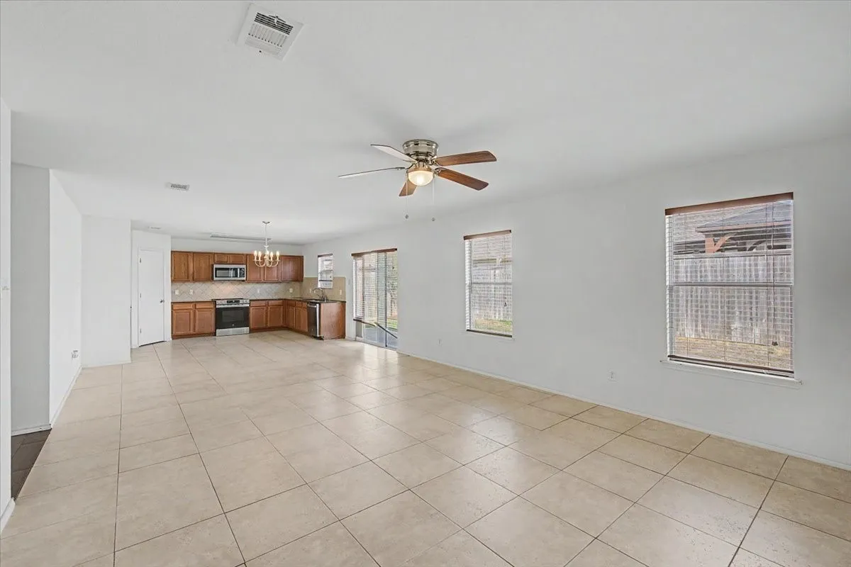 Single Family Residence For Sale in Tarrant County , 821 Green Heath Avenue, Fort Worth, Texas 76120, 3 Bedroom, 2 Bathroom, 2 Garage spaces, 1,840 Sqft, built in 2009, mls#21396153, Real Estate Agent in Fort Worth, Homes For Sale in Tarrant county, Homes For Sale in Fort Worth, Realtor in Fort Worth Texas, Real Estate Brokerage Independent Realty Texas, Luminita Cordes Realtor