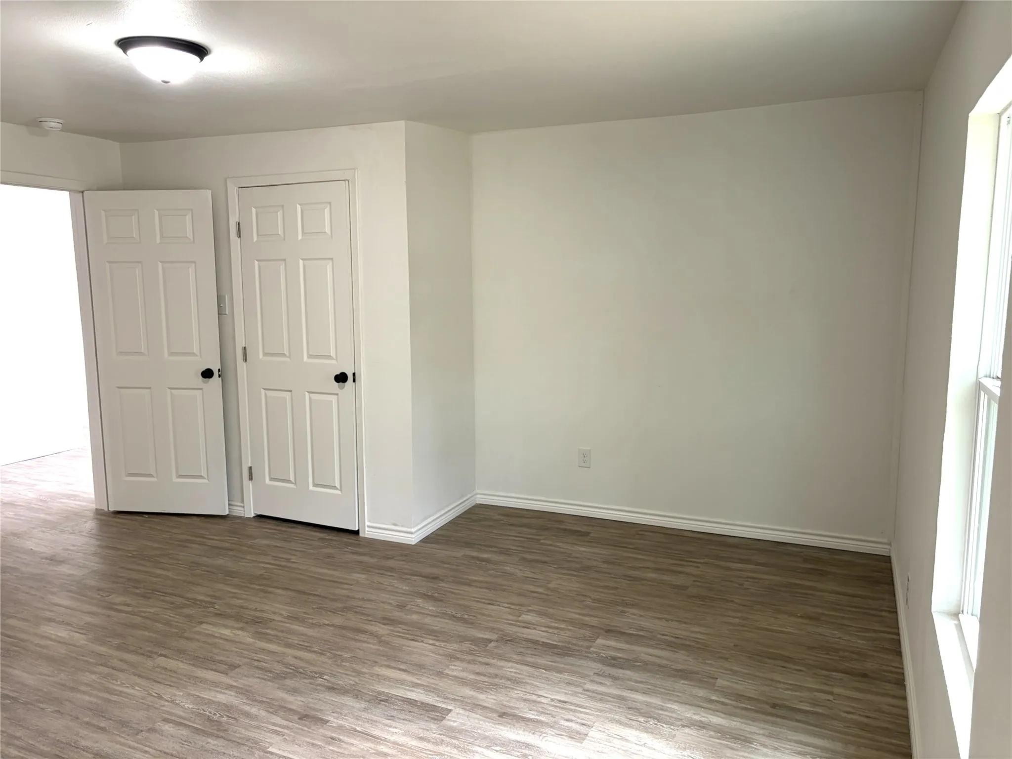 Single Family Residence For Sale in Johnson County , 600 Scurlock Street, Grandview, Texas 76050, 4 Bedroom, 2 Bathroom, 1 Garage spaces, 1,422 Sqft, built in 1950, mls#21397754, Real Estate Agent in Grandview, Homes For Sale in Johnson county, Homes For Sale in Grandview, Realtor in Grandview Texas, Real Estate Brokerage Independent Realty Texas, Luminita Cordes Realtor