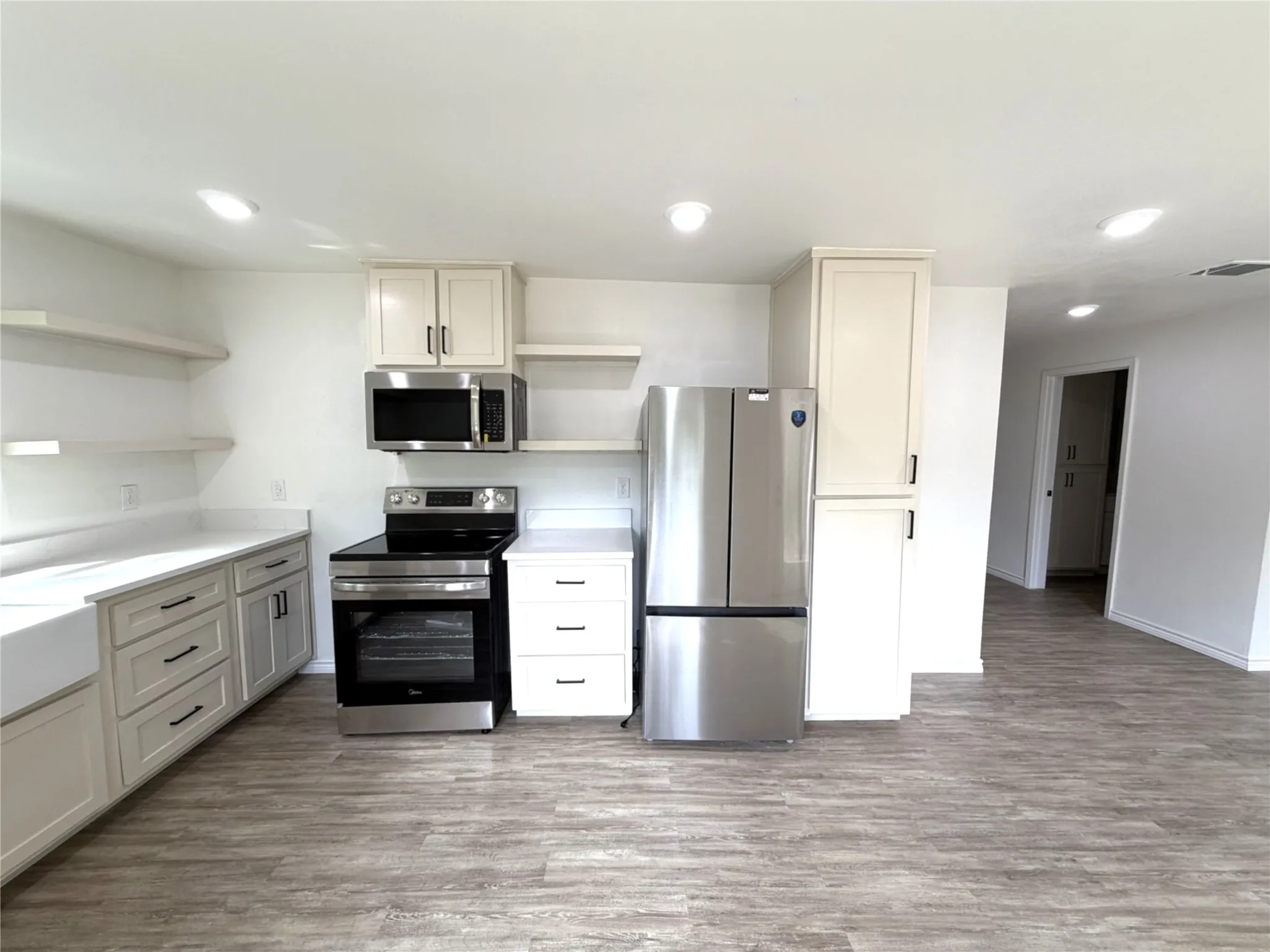 Single Family Residence For Sale in Johnson County , 600 Scurlock Street, Grandview, Texas 76050, 4 Bedroom, 2 Bathroom, 1 Garage spaces, 1,422 Sqft, built in 1950, mls#21397754, Real Estate Agent in Grandview, Homes For Sale in Johnson county, Homes For Sale in Grandview, Realtor in Grandview Texas, Real Estate Brokerage Independent Realty Texas, Luminita Cordes Realtor