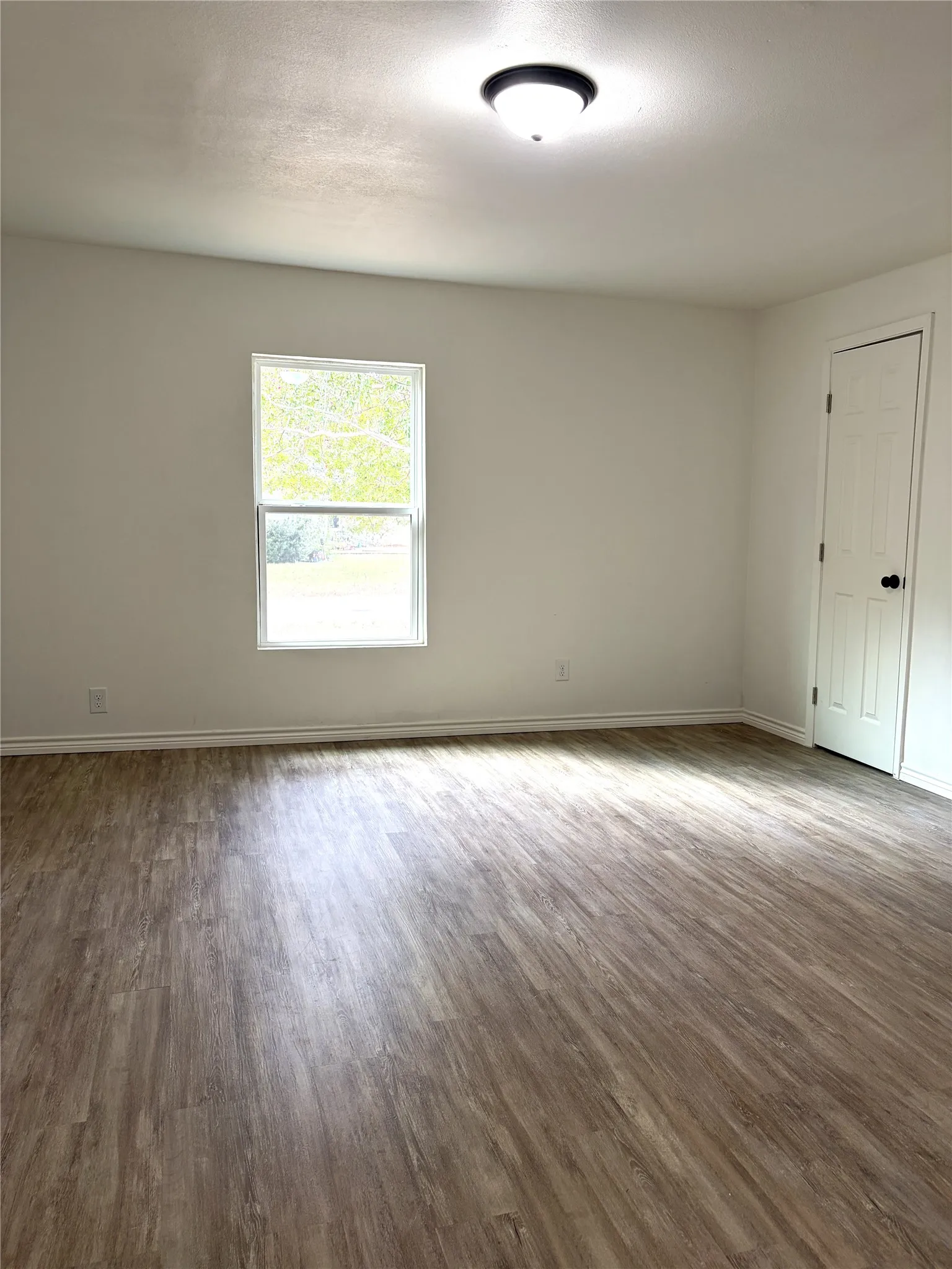 Single Family Residence For Sale in Johnson County , 600 Scurlock Street, Grandview, Texas 76050, 4 Bedroom, 2 Bathroom, 1 Garage spaces, 1,422 Sqft, built in 1950, mls#21397754, Real Estate Agent in Grandview, Homes For Sale in Johnson county, Homes For Sale in Grandview, Realtor in Grandview Texas, Real Estate Brokerage Independent Realty Texas, Luminita Cordes Realtor