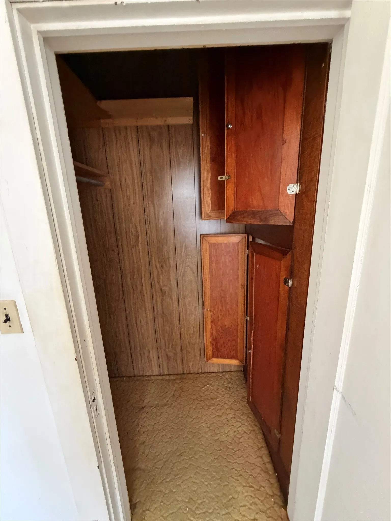 Single Family Residence For Sale in Grayson County , 619 W Owing Street, Denison, Texas 75020, 3 Bedroom, 2 Bathroom, Garage spaces, 1,438 Sqft, built in 1930, mls#21397455, Real Estate Agent in Denison, Homes For Sale in Grayson county, Homes For Sale in Denison, Realtor in Denison Texas, Real Estate Brokerage Independent Realty Texas, Luminita Cordes Realtor