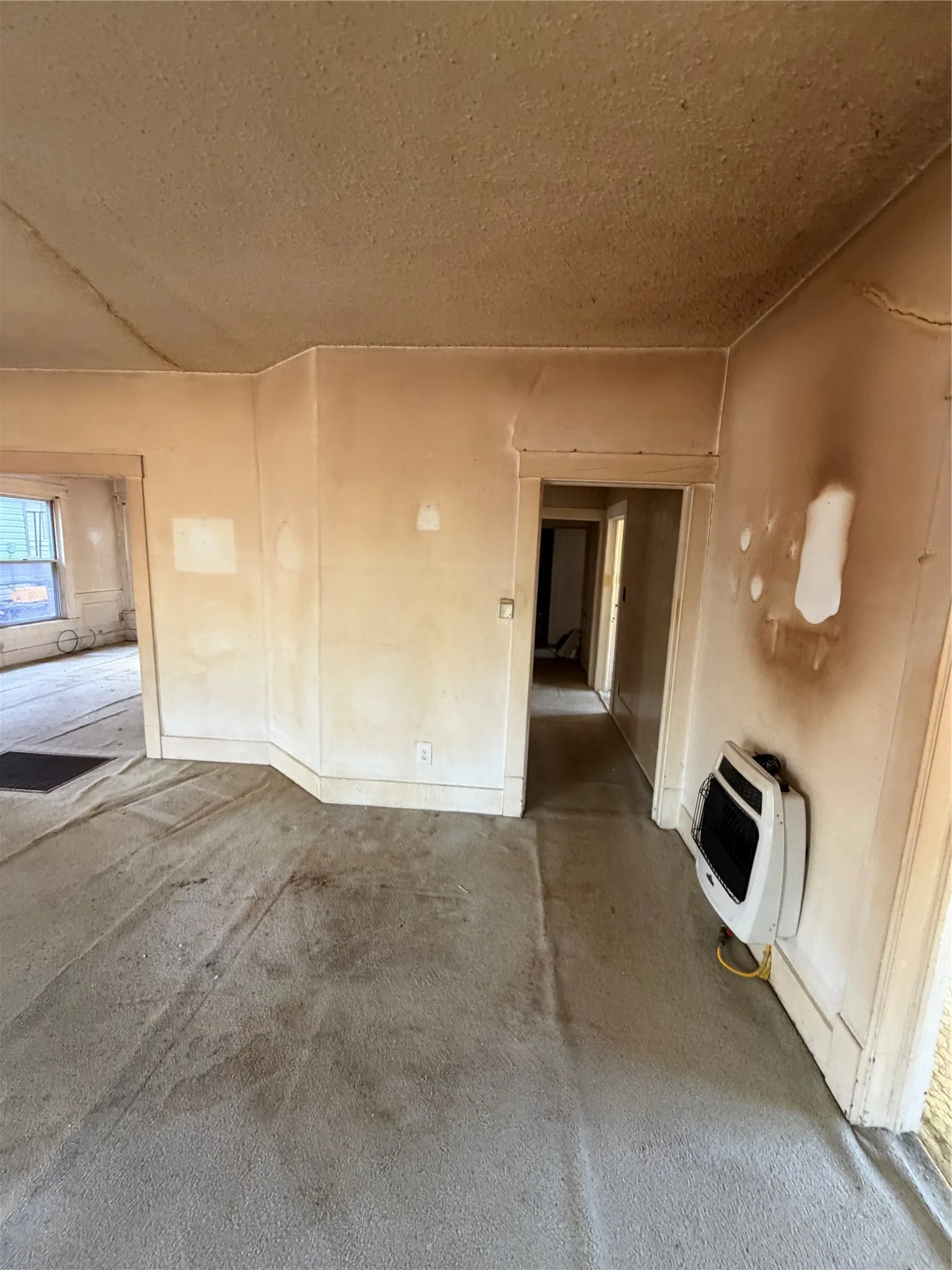 Single Family Residence For Sale in Grayson County , 619 W Owing Street, Denison, Texas 75020, 3 Bedroom, 2 Bathroom, Garage spaces, 1,438 Sqft, built in 1930, mls#21397455, Real Estate Agent in Denison, Homes For Sale in Grayson county, Homes For Sale in Denison, Realtor in Denison Texas, Real Estate Brokerage Independent Realty Texas, Luminita Cordes Realtor