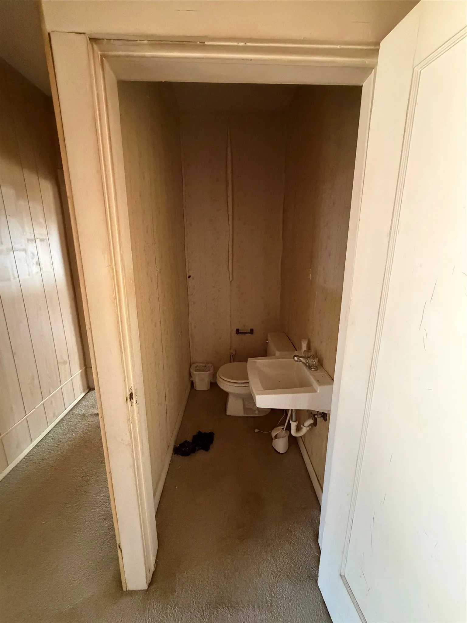 Single Family Residence For Sale in Grayson County , 619 W Owing Street, Denison, Texas 75020, 3 Bedroom, 2 Bathroom, Garage spaces, 1,438 Sqft, built in 1930, mls#21397455, Real Estate Agent in Denison, Homes For Sale in Grayson county, Homes For Sale in Denison, Realtor in Denison Texas, Real Estate Brokerage Independent Realty Texas, Luminita Cordes Realtor
