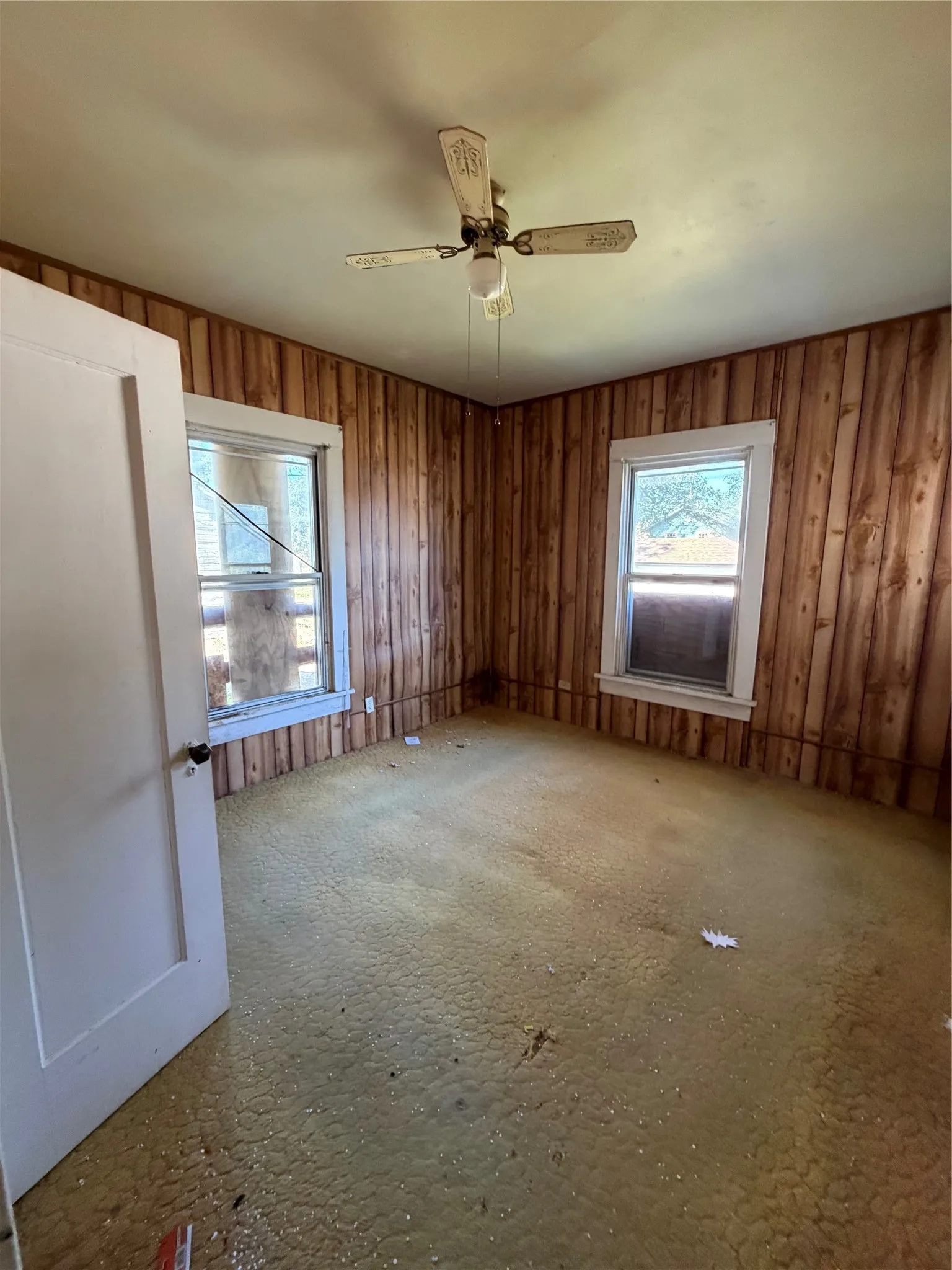 Single Family Residence For Sale in Grayson County , 619 W Owing Street, Denison, Texas 75020, 3 Bedroom, 2 Bathroom, Garage spaces, 1,438 Sqft, built in 1930, mls#21397455, Real Estate Agent in Denison, Homes For Sale in Grayson county, Homes For Sale in Denison, Realtor in Denison Texas, Real Estate Brokerage Independent Realty Texas, Luminita Cordes Realtor