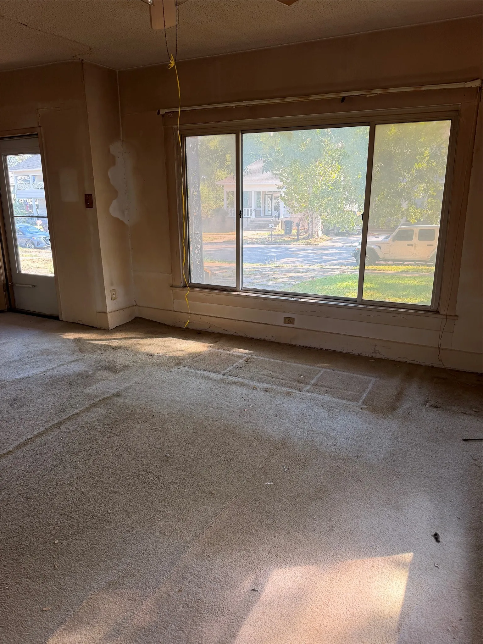 Single Family Residence For Sale in Grayson County , 619 W Owing Street, Denison, Texas 75020, 3 Bedroom, 2 Bathroom, Garage spaces, 1,438 Sqft, built in 1930, mls#21397455, Real Estate Agent in Denison, Homes For Sale in Grayson county, Homes For Sale in Denison, Realtor in Denison Texas, Real Estate Brokerage Independent Realty Texas, Luminita Cordes Realtor
