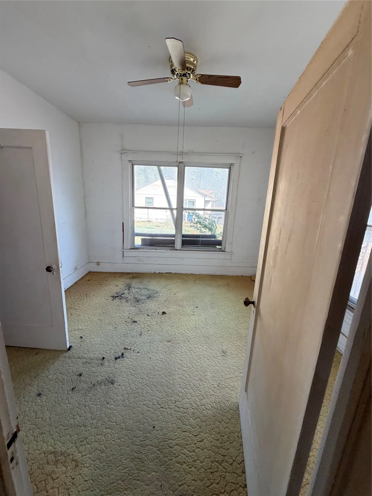 Single Family Residence For Sale in Grayson County , 619 W Owing Street, Denison, Texas 75020, 3 Bedroom, 2 Bathroom, Garage spaces, 1,438 Sqft, built in 1930, mls#21397455, Real Estate Agent in Denison, Homes For Sale in Grayson county, Homes For Sale in Denison, Realtor in Denison Texas, Real Estate Brokerage Independent Realty Texas, Luminita Cordes Realtor