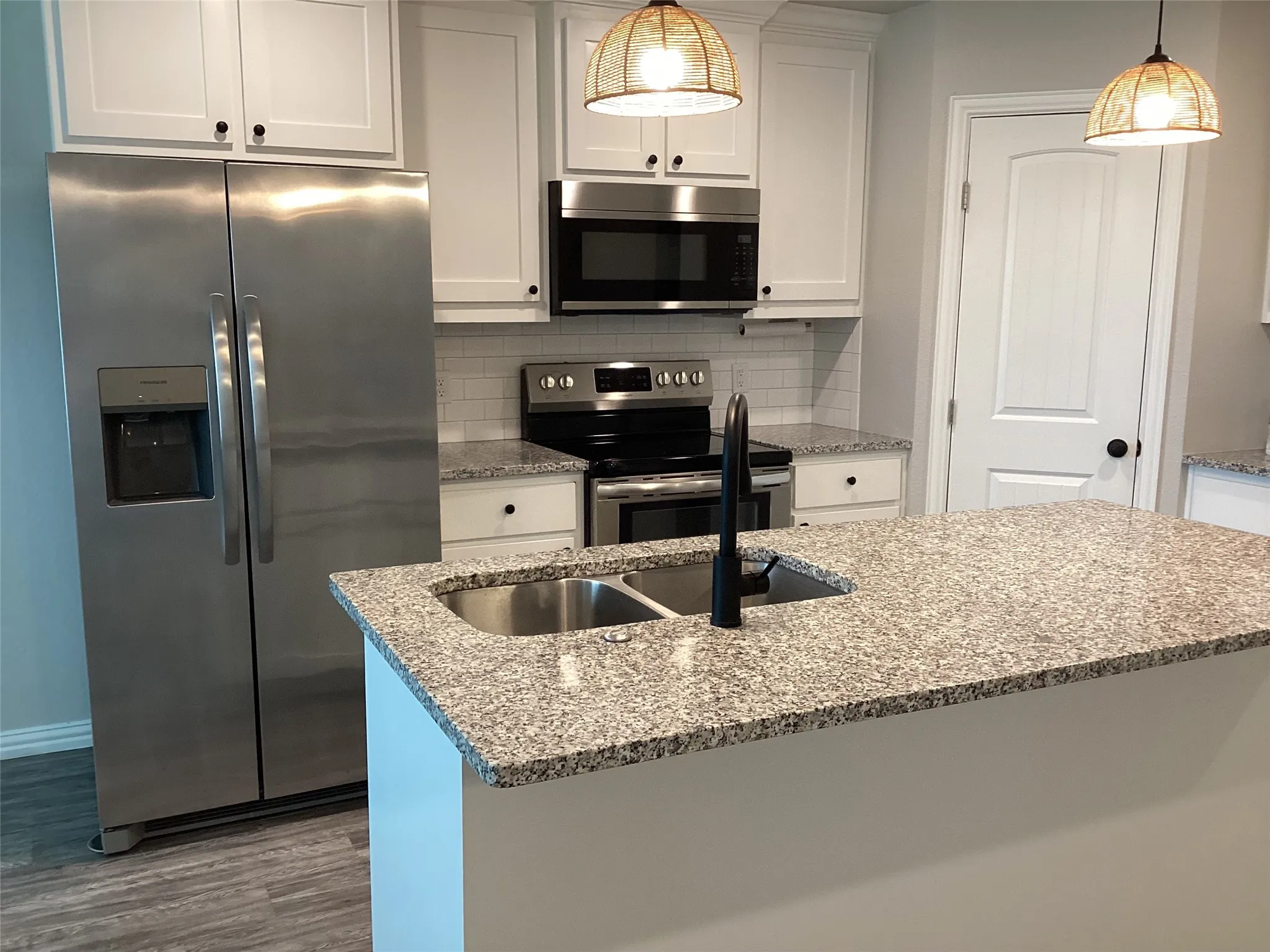 Single Family Residence For Sale in Grayson County , 122 NORTH MEADOWS Street, Pottsboro, Texas 75076, 3 Bedroom, 2 Bathroom, 2 Garage spaces, 1,671 Sqft, built in 2022, mls#21398120, Real Estate Agent in Pottsboro, Homes For Sale in Grayson county, Homes For Sale in Pottsboro, Realtor in Pottsboro Texas, Real Estate Brokerage Independent Realty Texas, Luminita Cordes Realtor